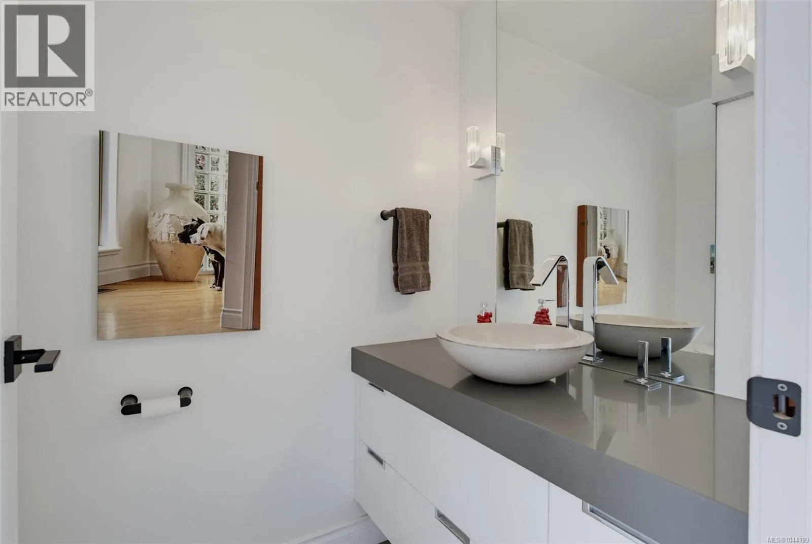 3392 Haida Dr