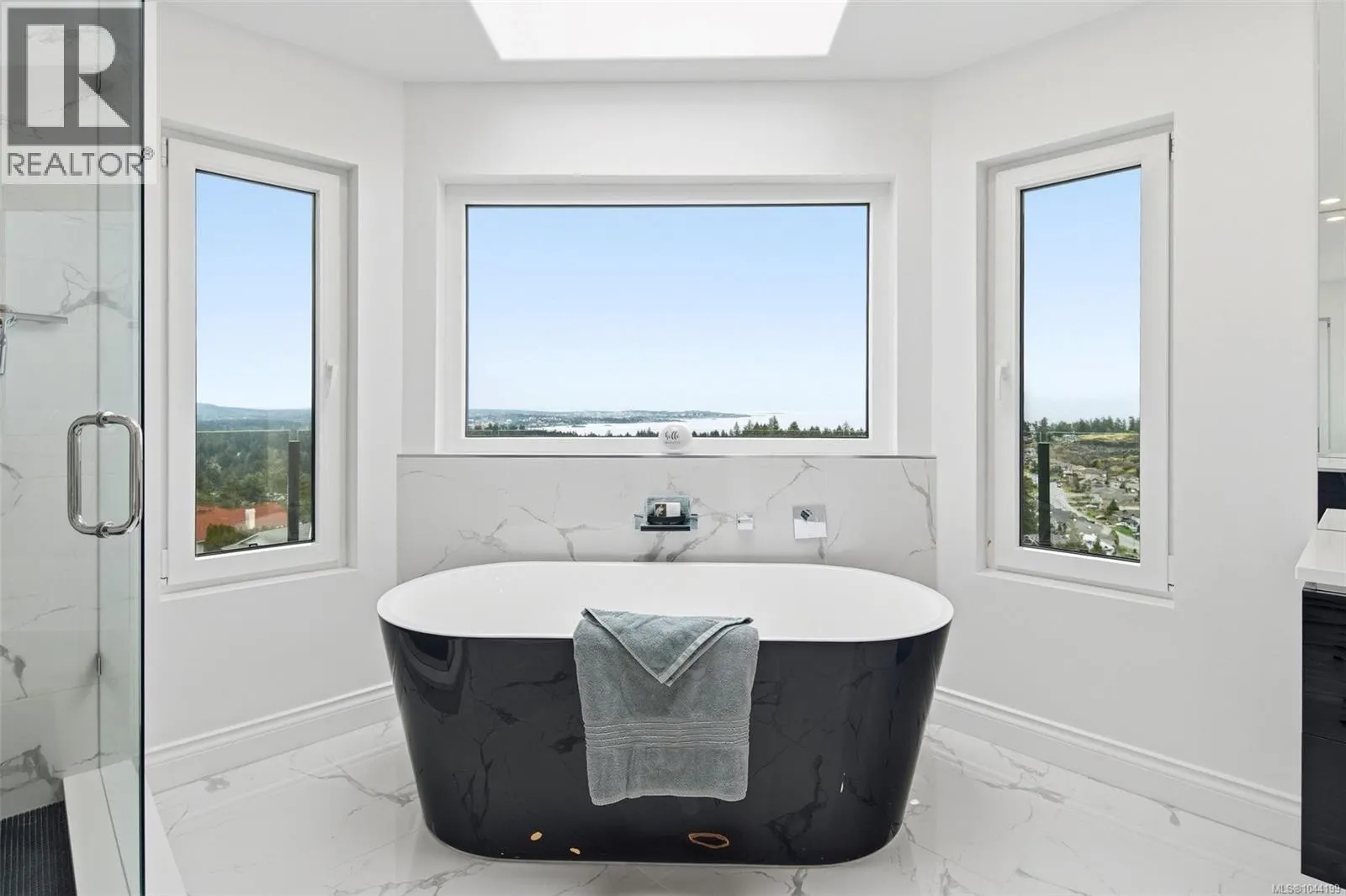 3392 Haida Dr