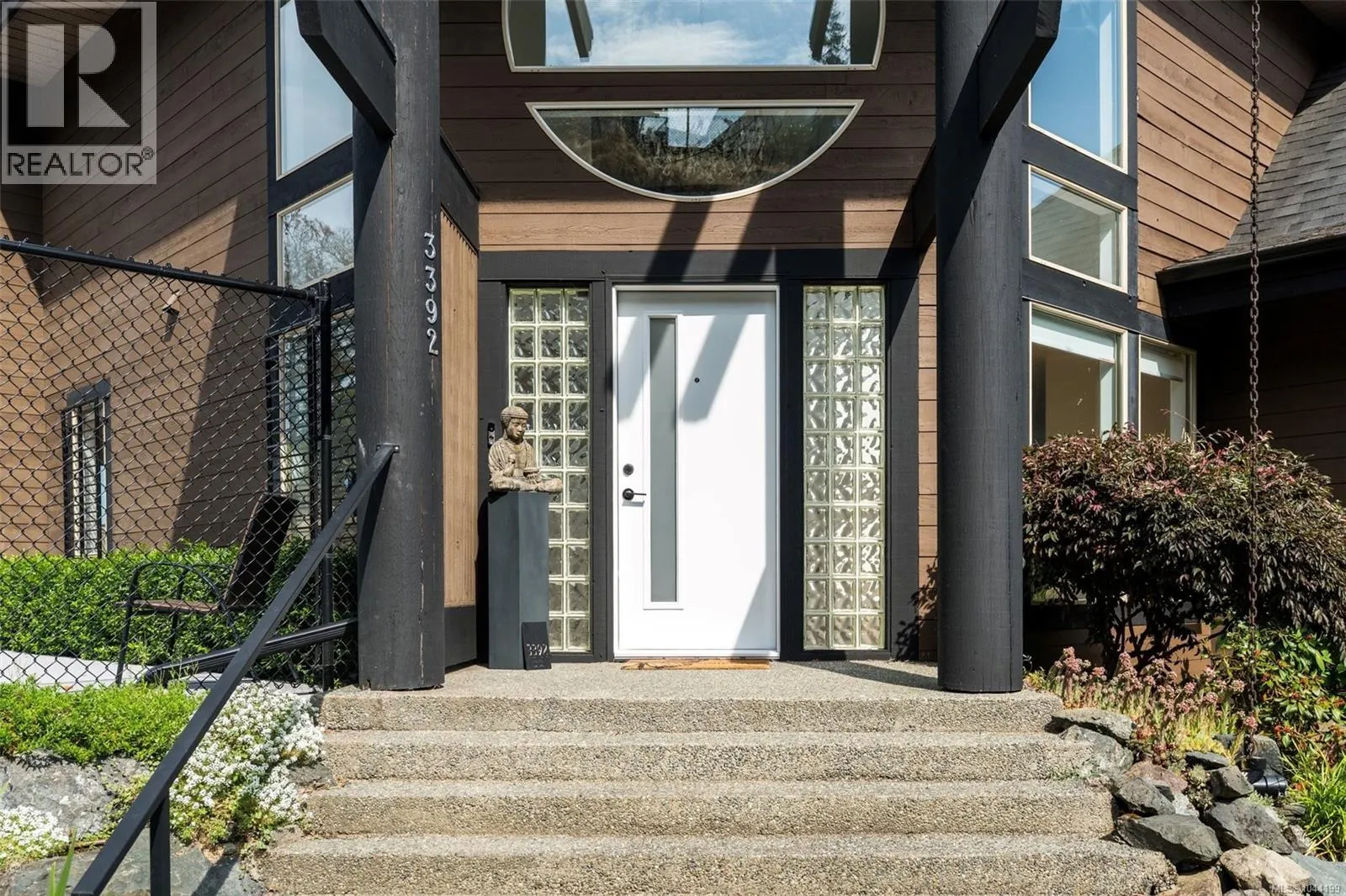 3392 Haida Dr