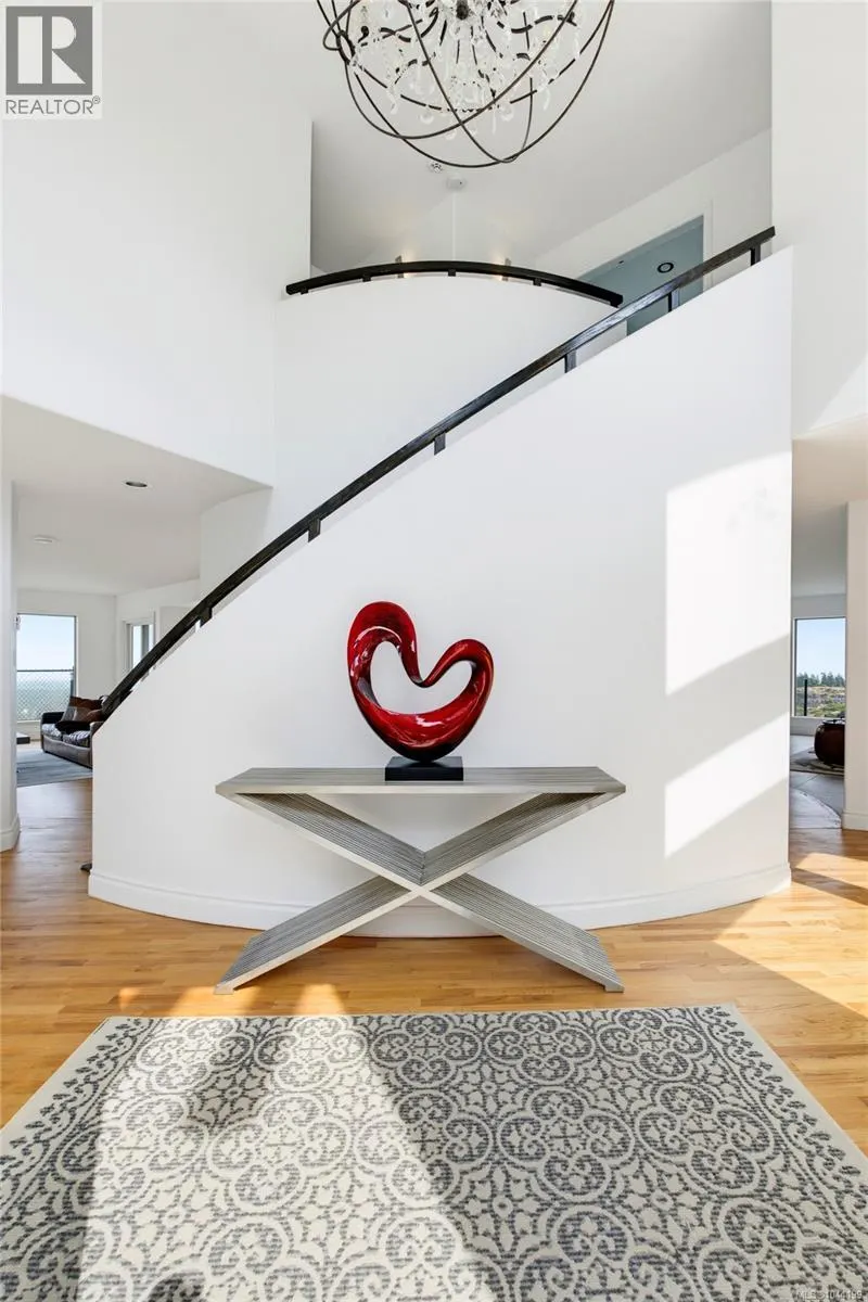 3392 Haida Dr