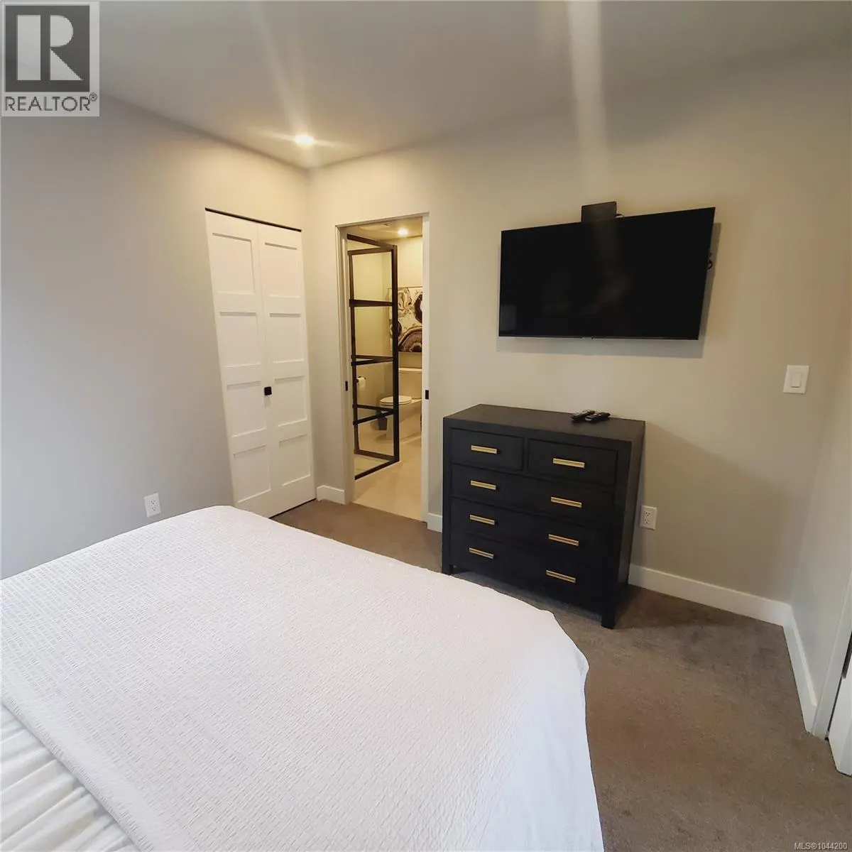 35 1175 Resort Dr