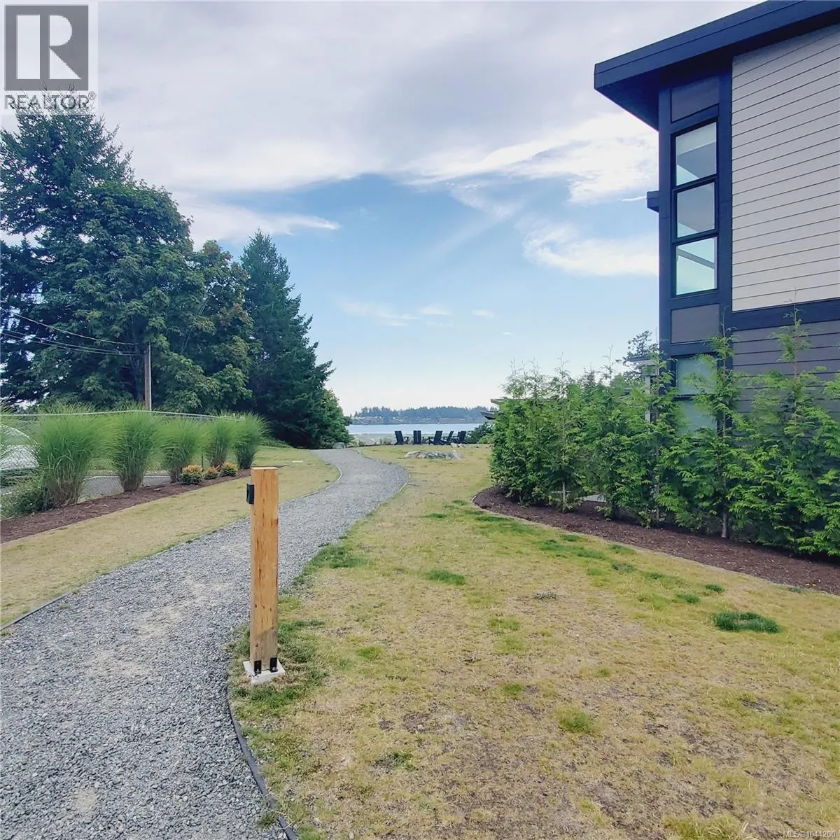 35 1175 Resort Dr