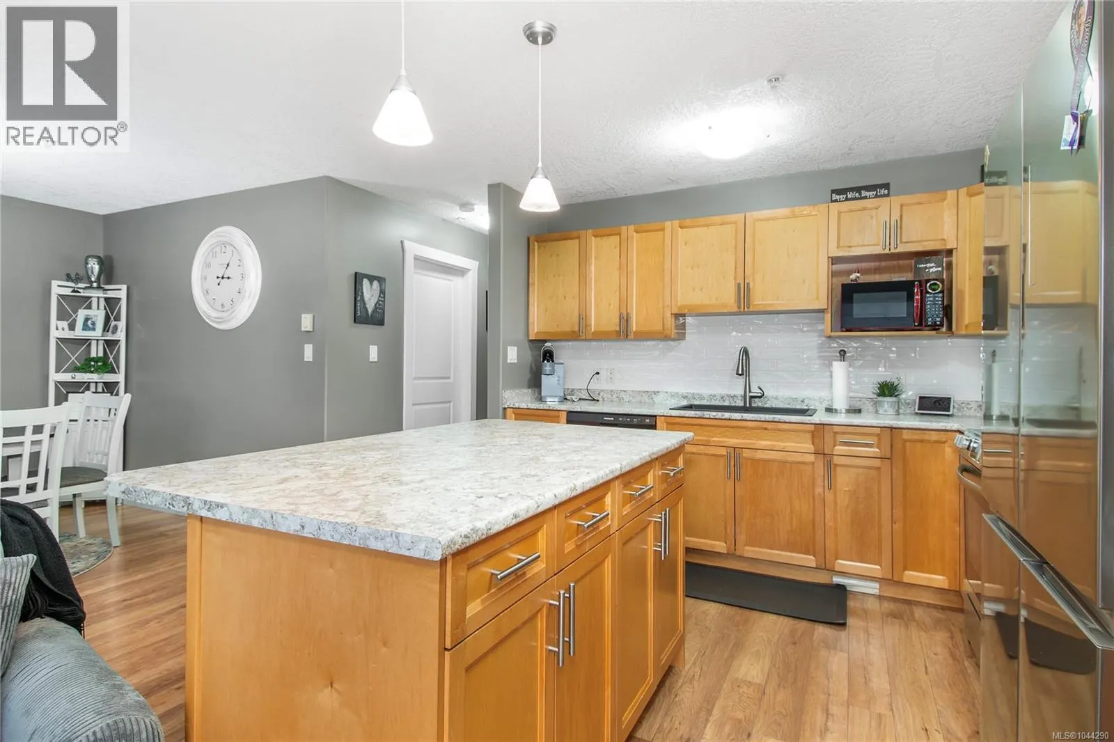 109 701 HILCHEY Rd