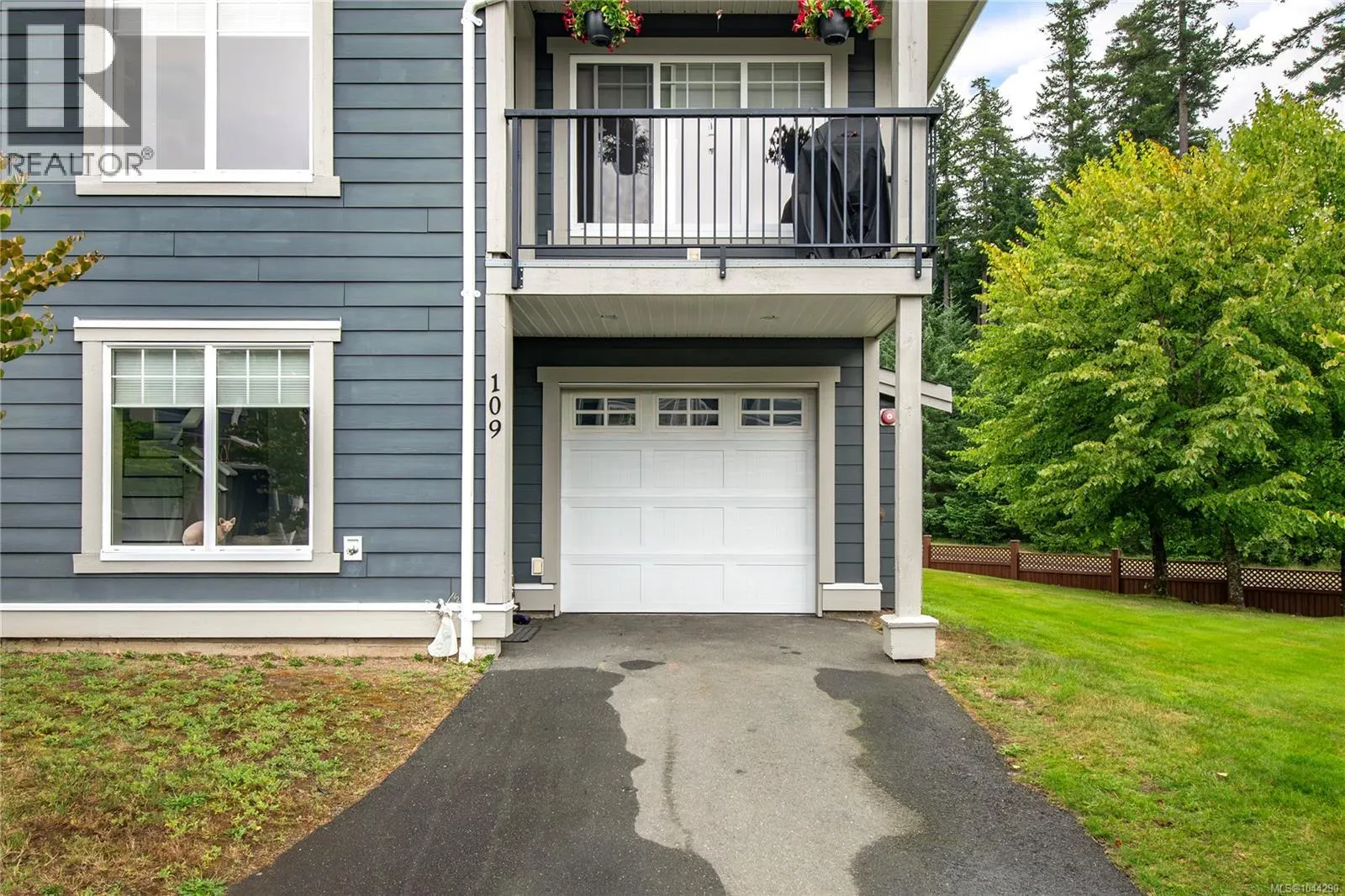 109 701 HILCHEY Rd