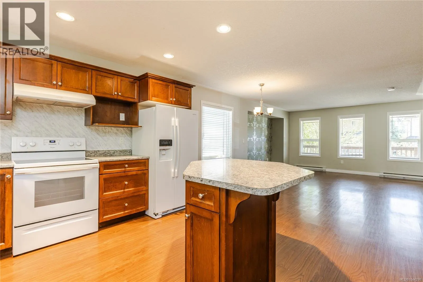 293 Applegreen Ave