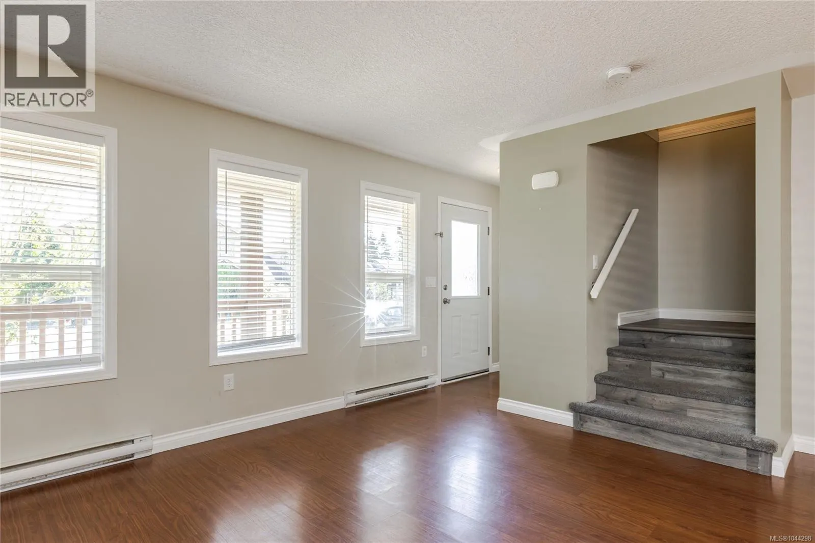 293 Applegreen Ave