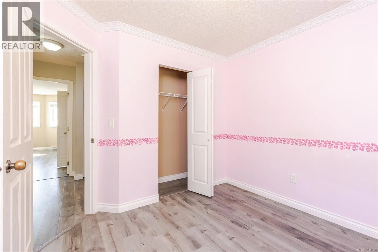 293 Applegreen Ave