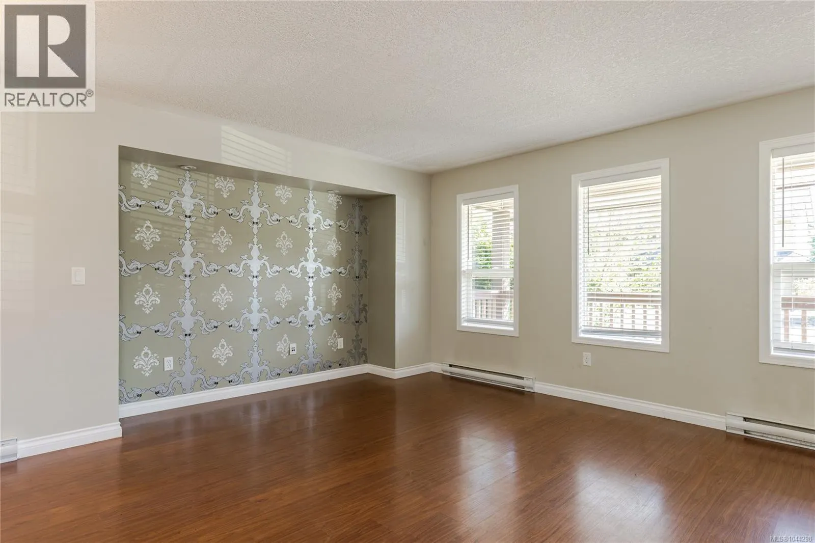 293 Applegreen Ave