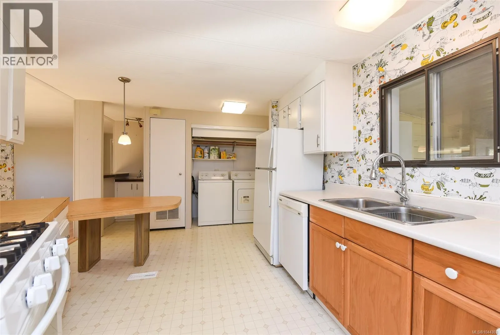 4 1451 Perkins Rd