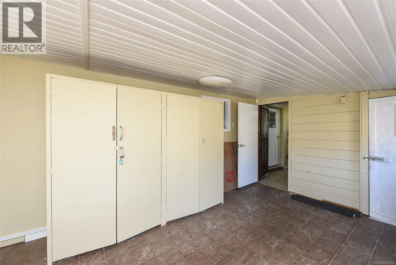 4 1451 Perkins Rd