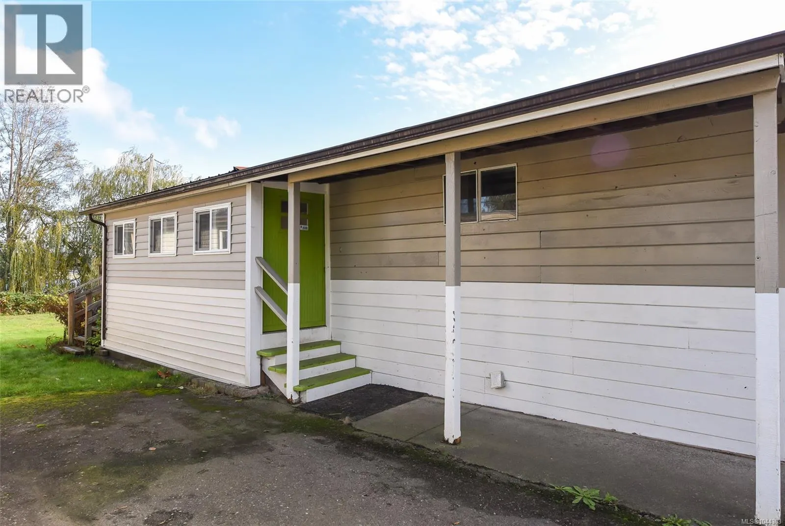 4 1451 Perkins Rd