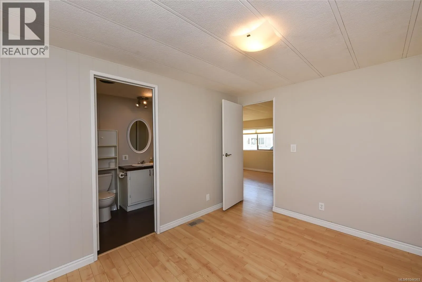 4 1451 Perkins Rd