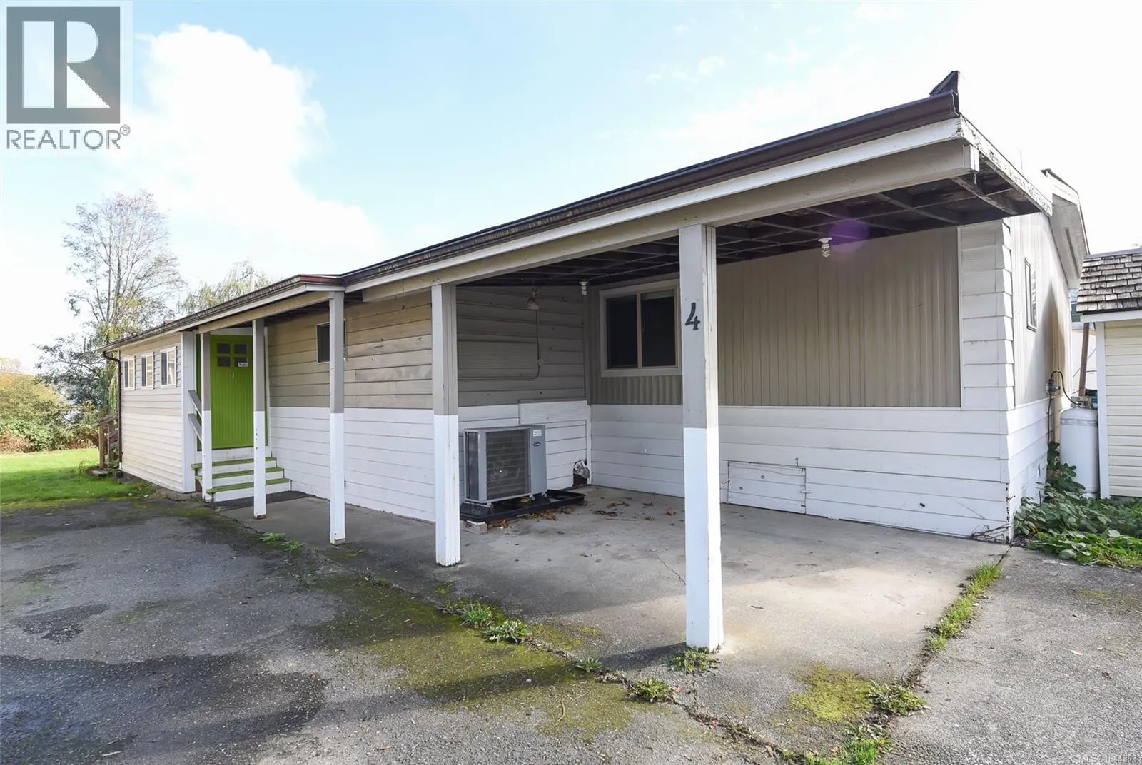4 1451 Perkins Rd