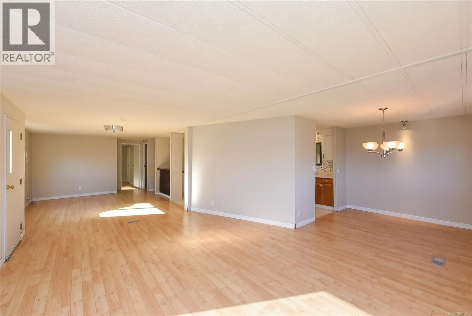 4 1451 Perkins Rd