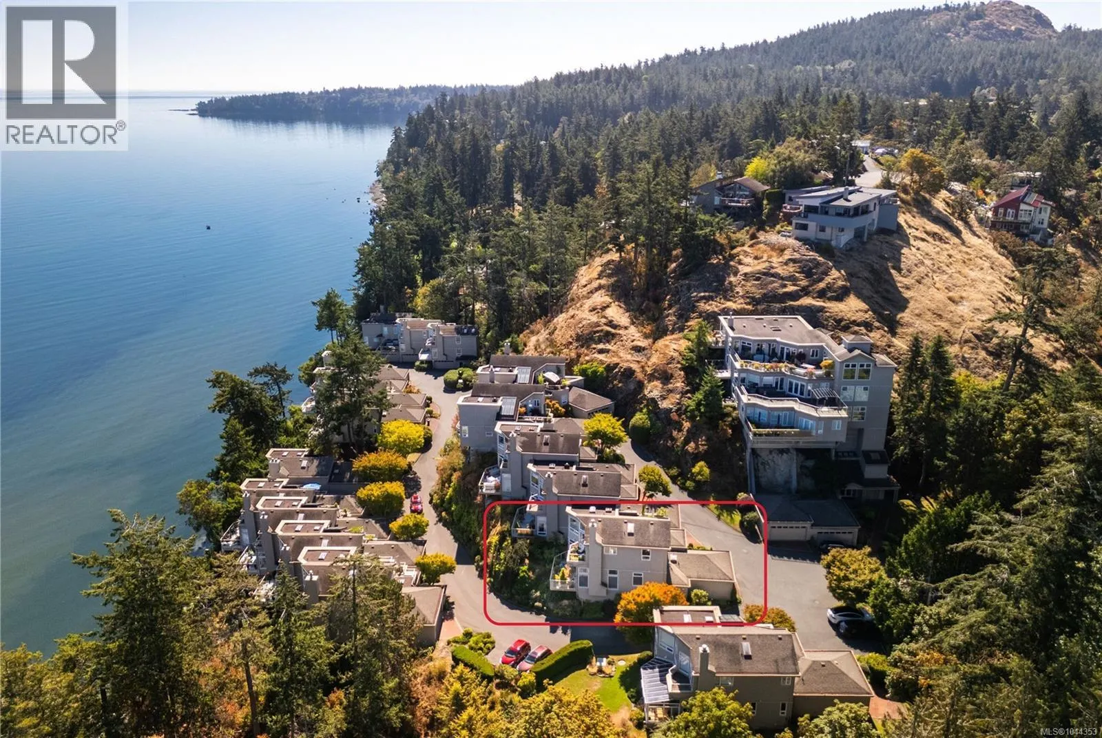 5 4771 Cordova Bay Rd