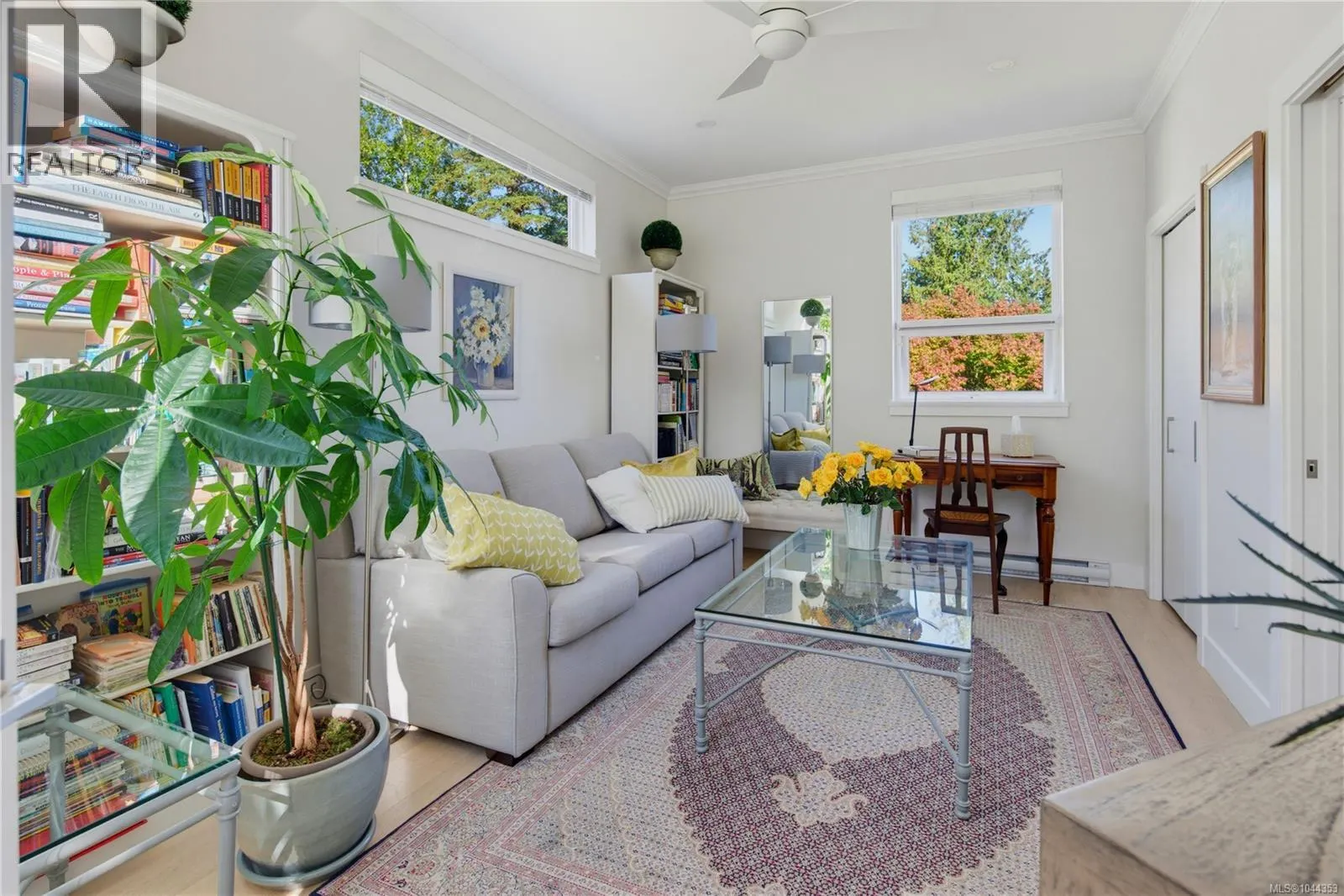 5 4771 Cordova Bay Rd