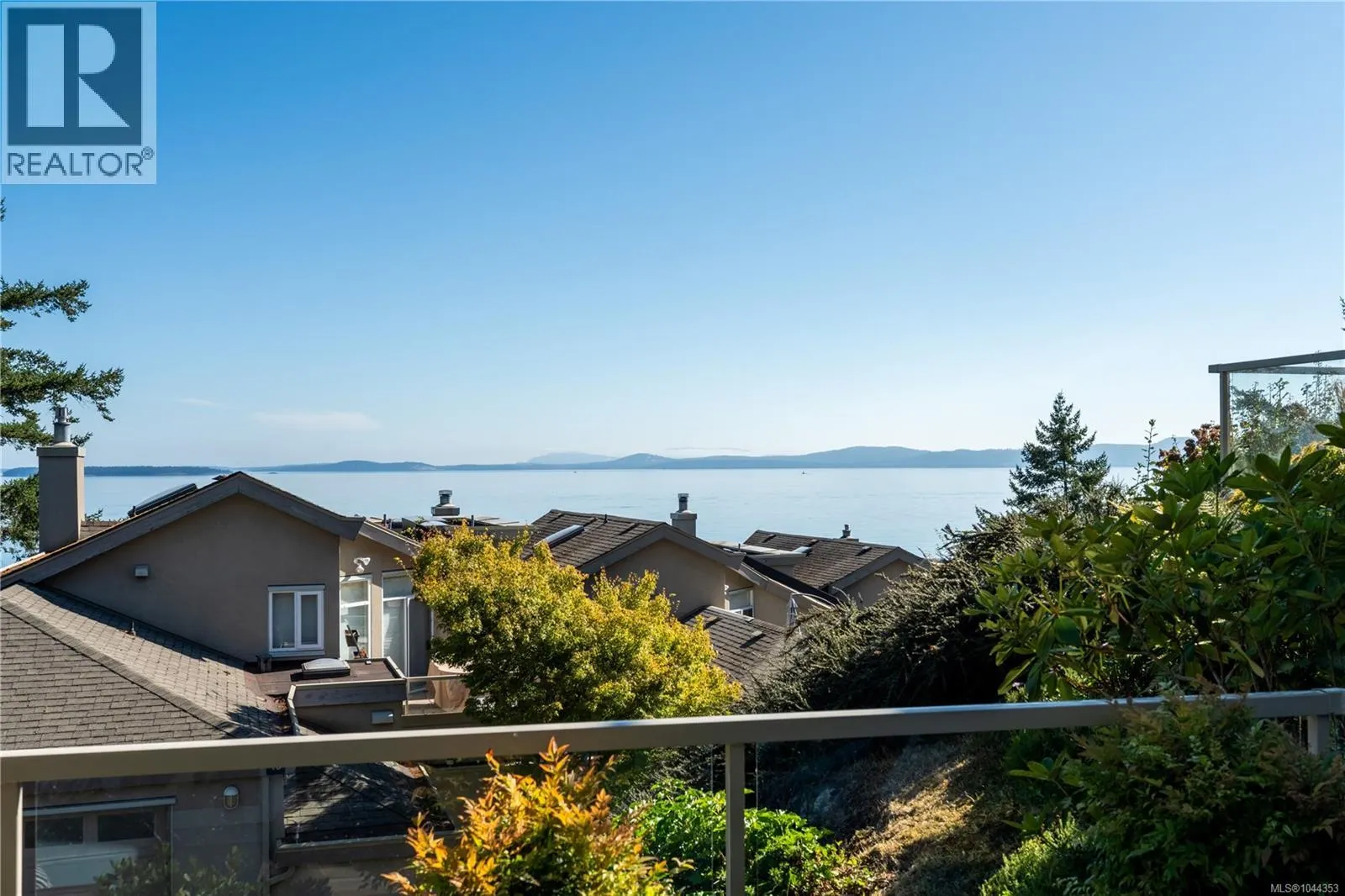 5 4771 Cordova Bay Rd