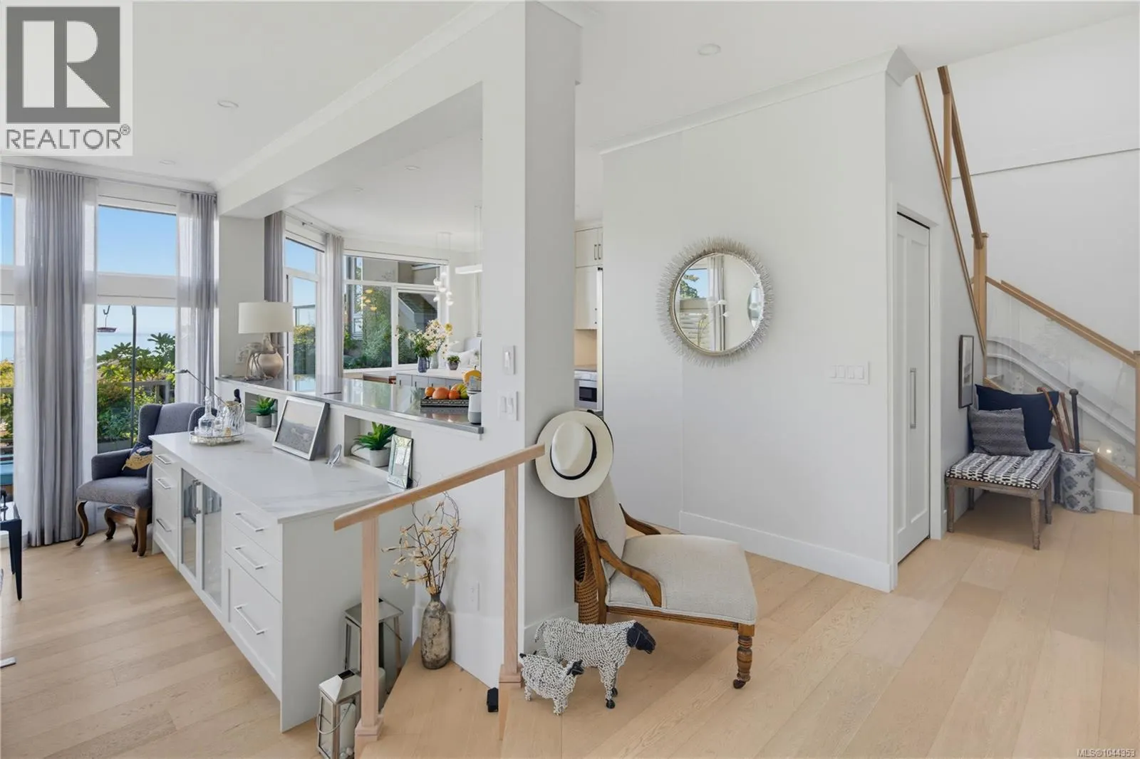 5 4771 Cordova Bay Rd