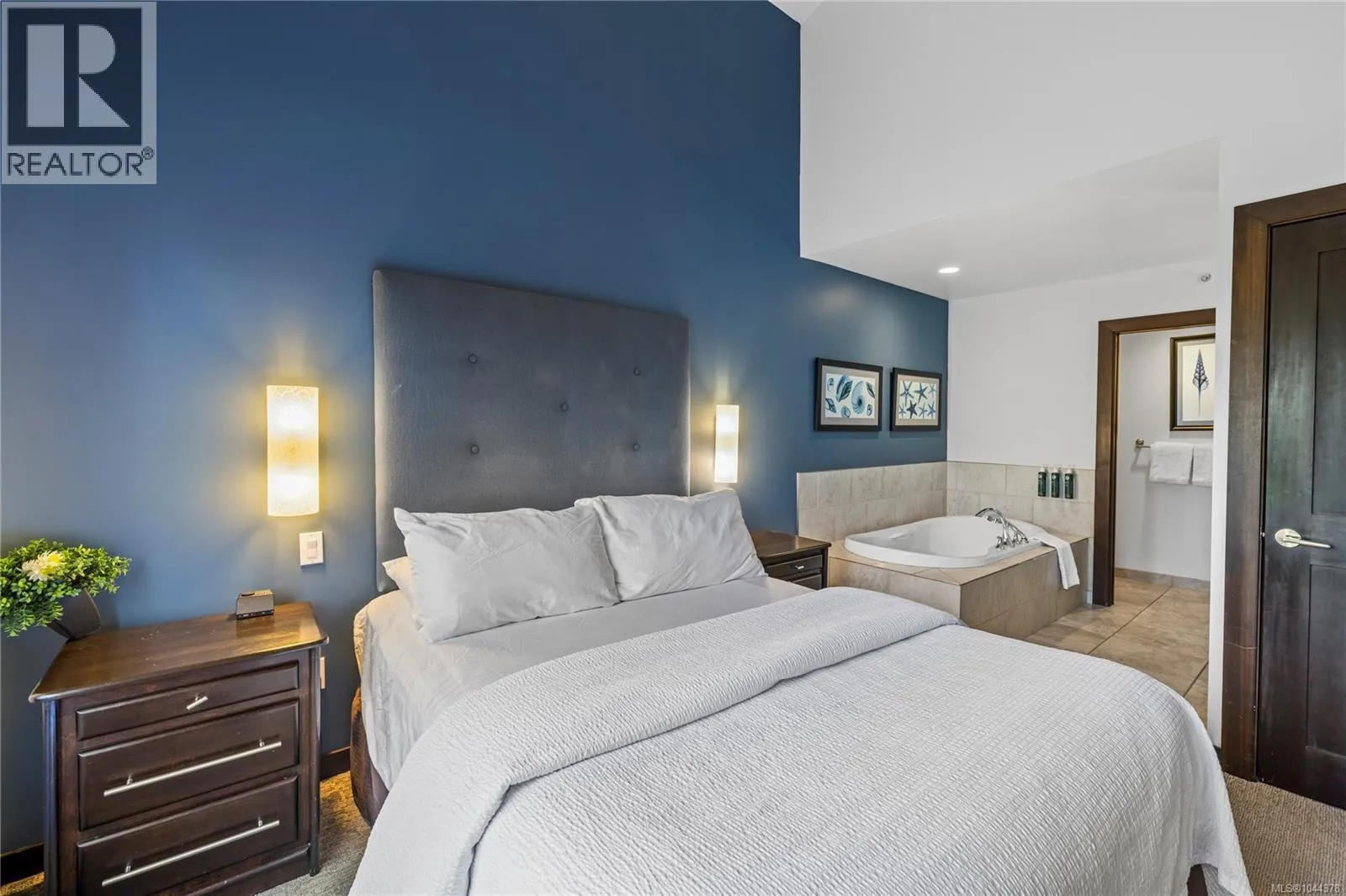 242 1175 Resort Dr