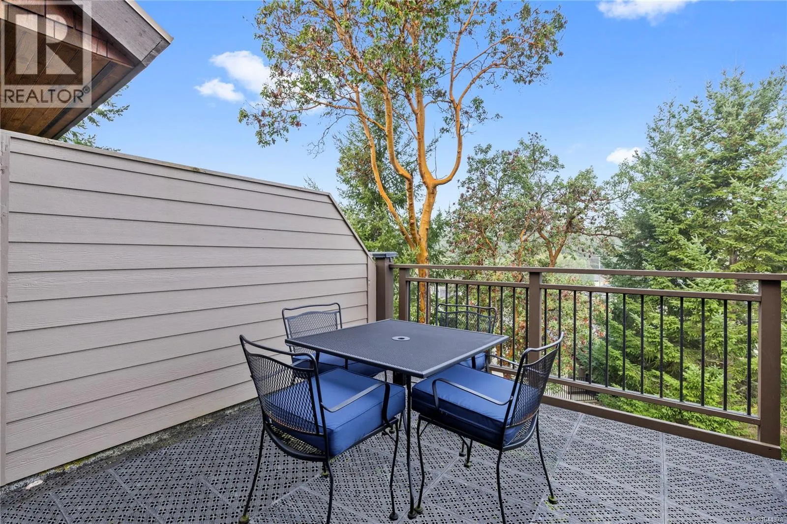 242 1175 Resort Dr