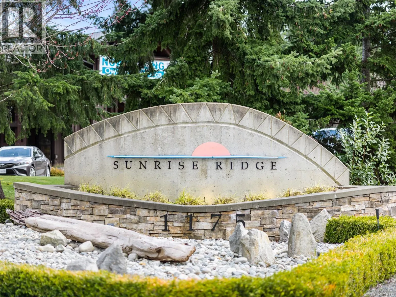 242 1175 Resort Dr