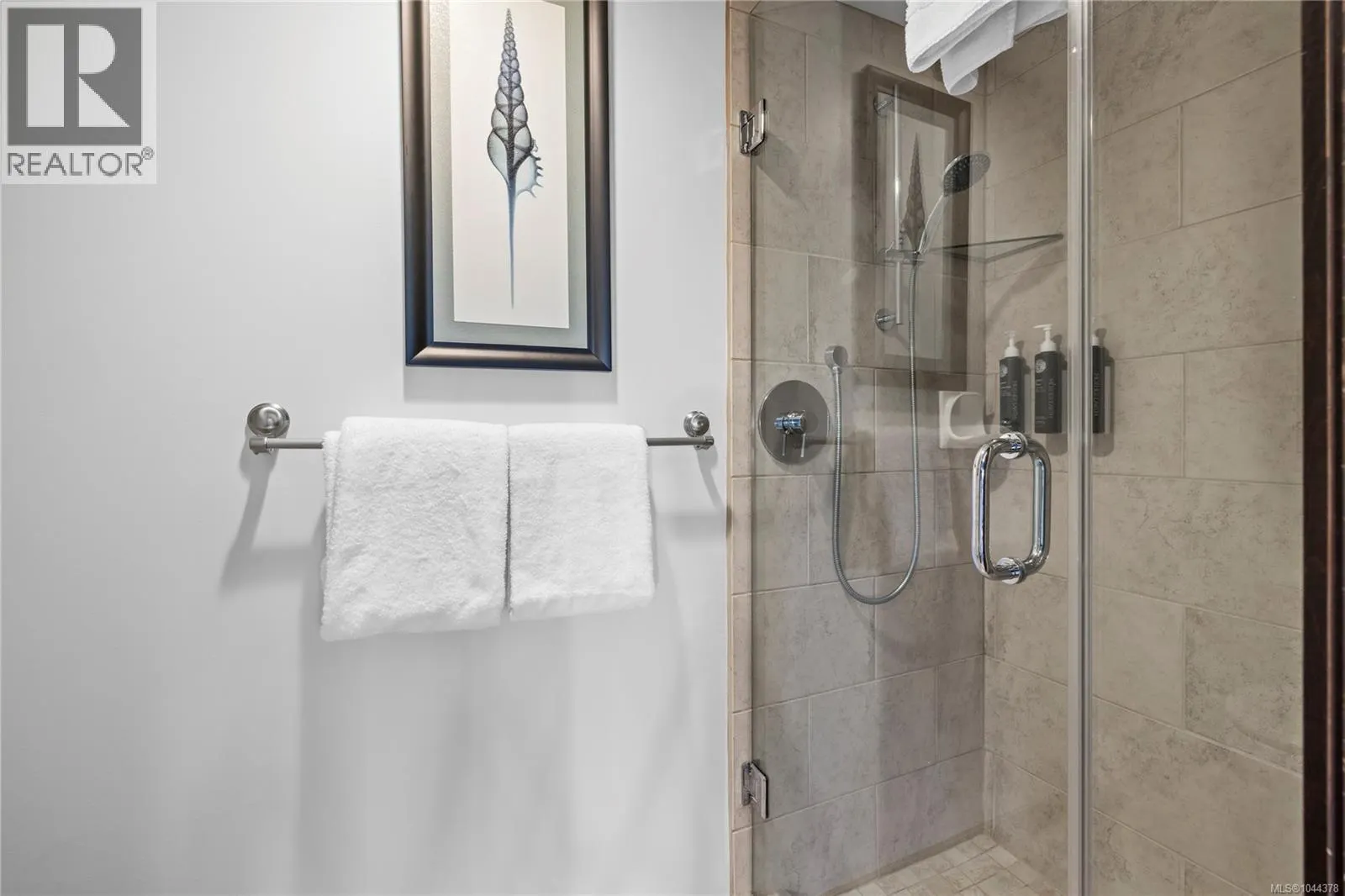 242 1175 Resort Dr