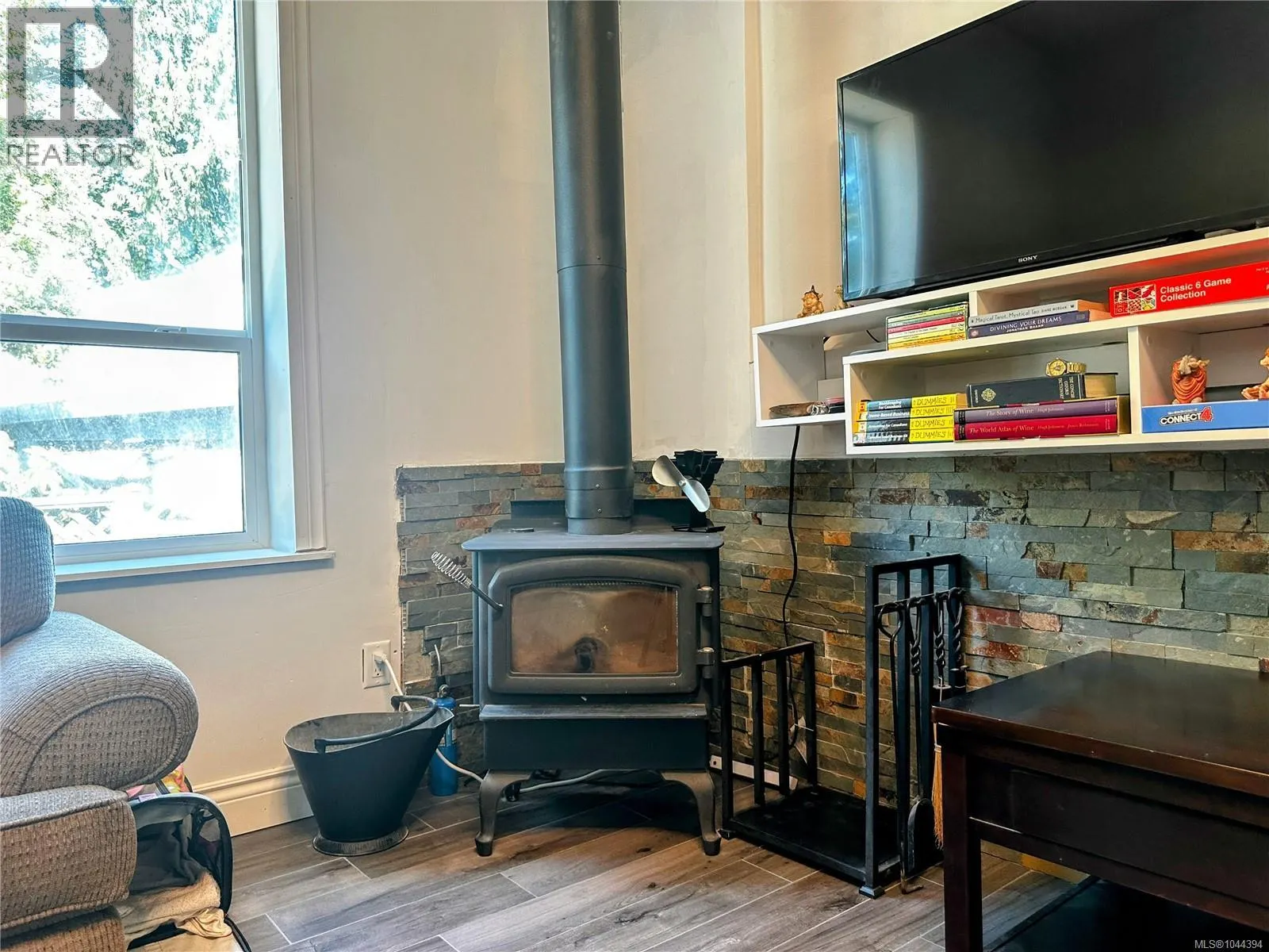 37 Strickland St