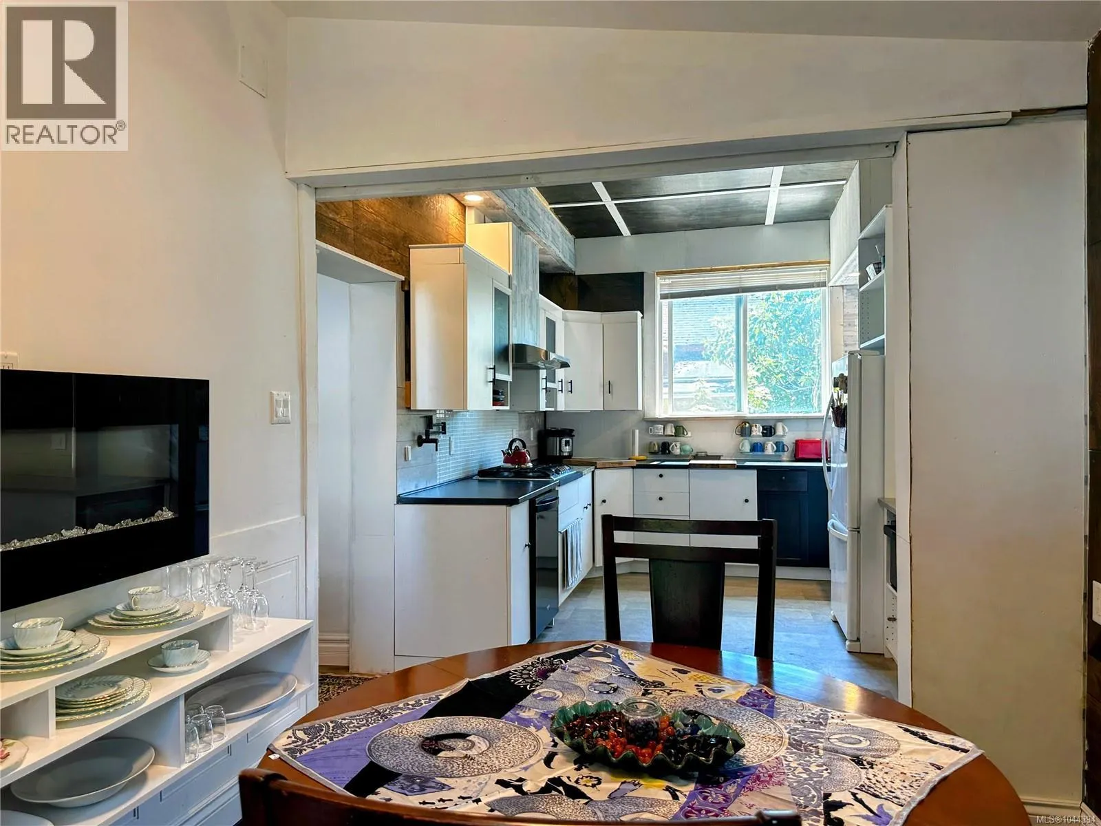 37 Strickland St