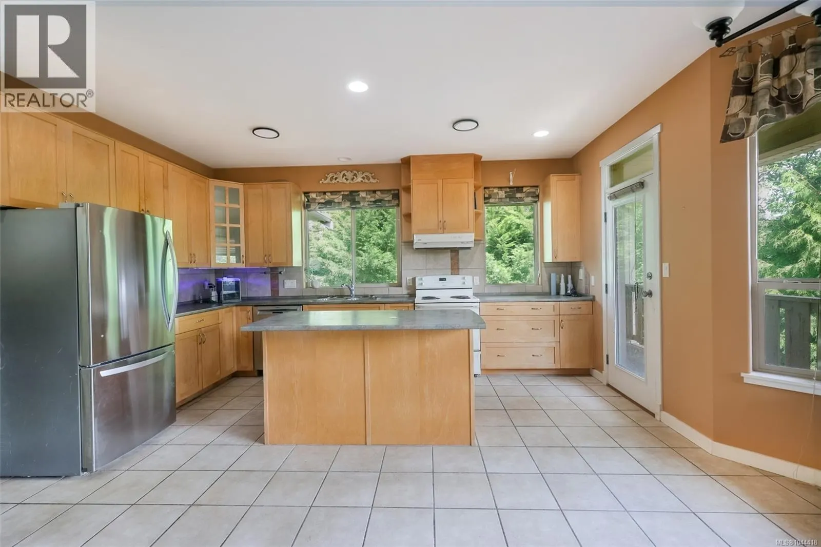 126 Bayridge Pl