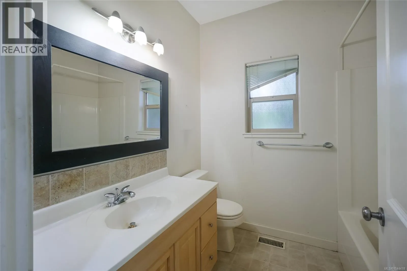 126 Bayridge Pl