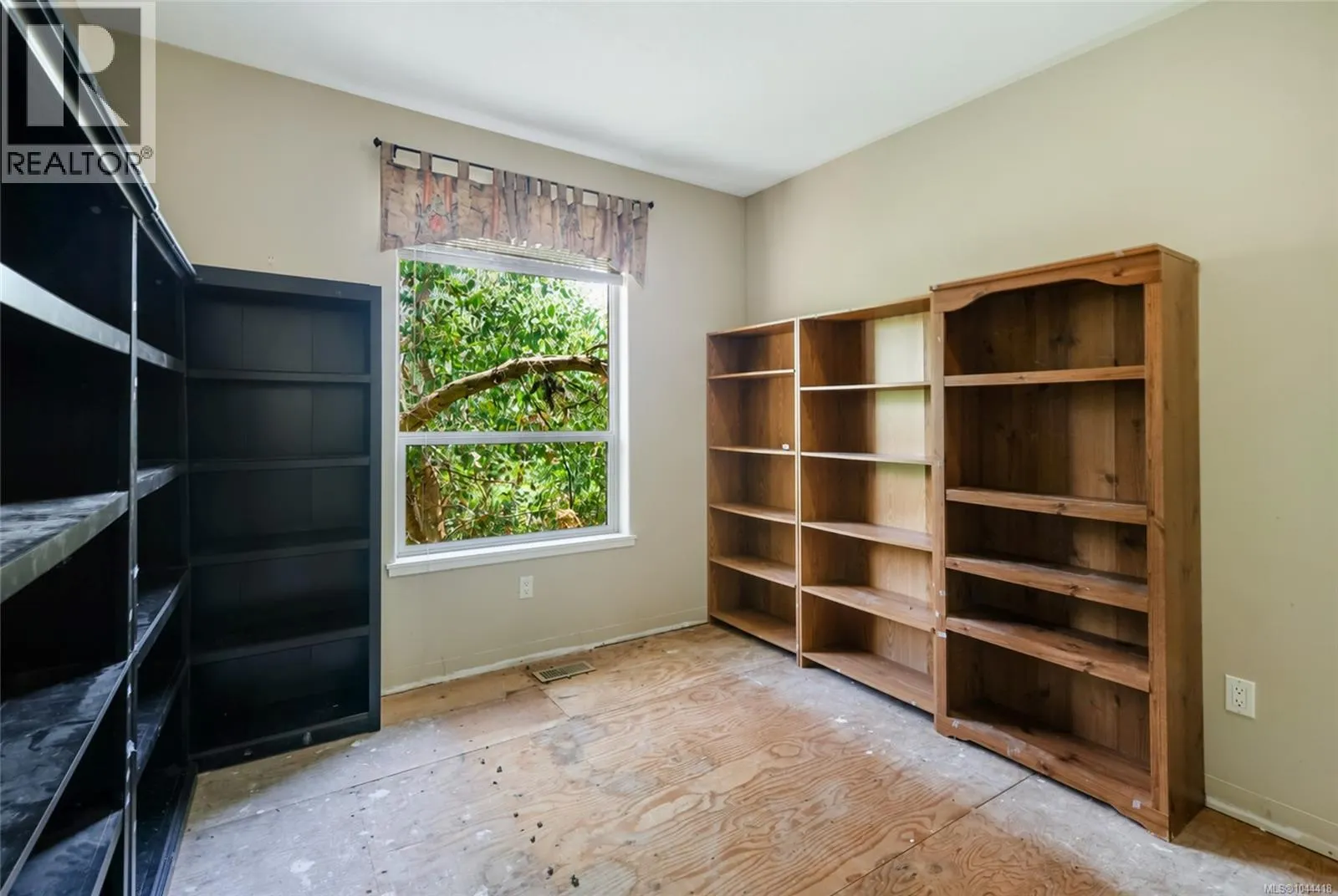 126 Bayridge Pl