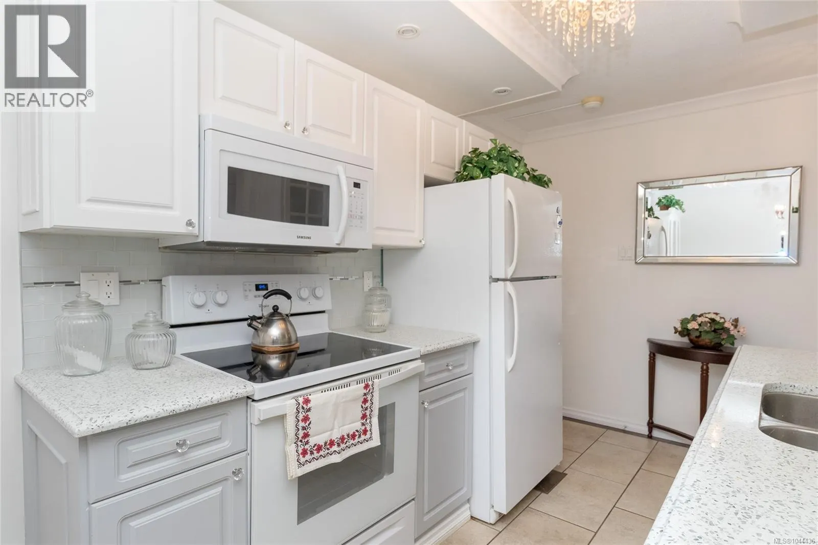 111 2050 White Birch Rd