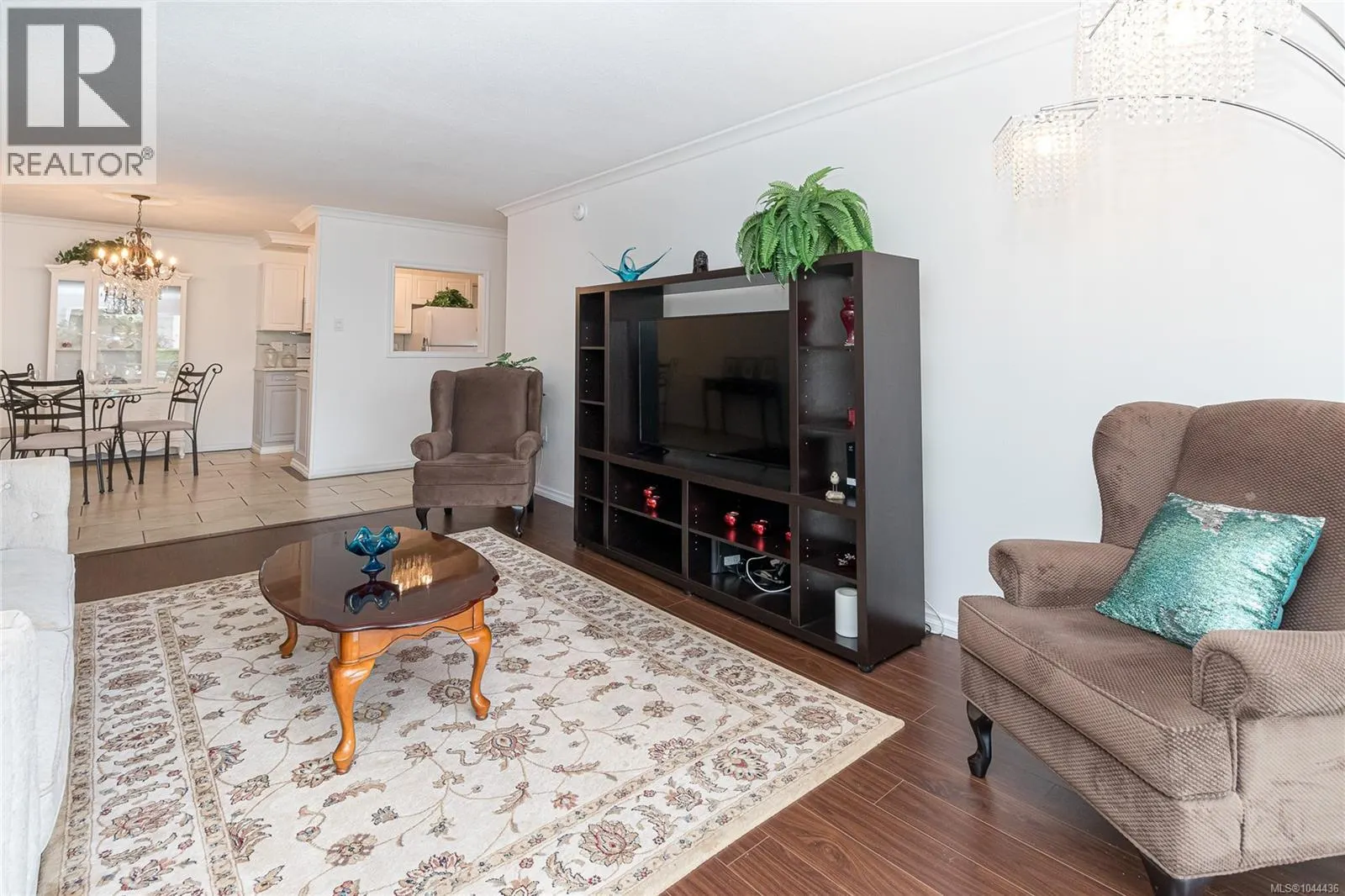 111 2050 White Birch Rd