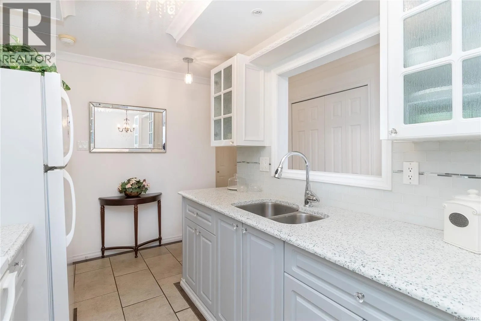 111 2050 White Birch Rd
