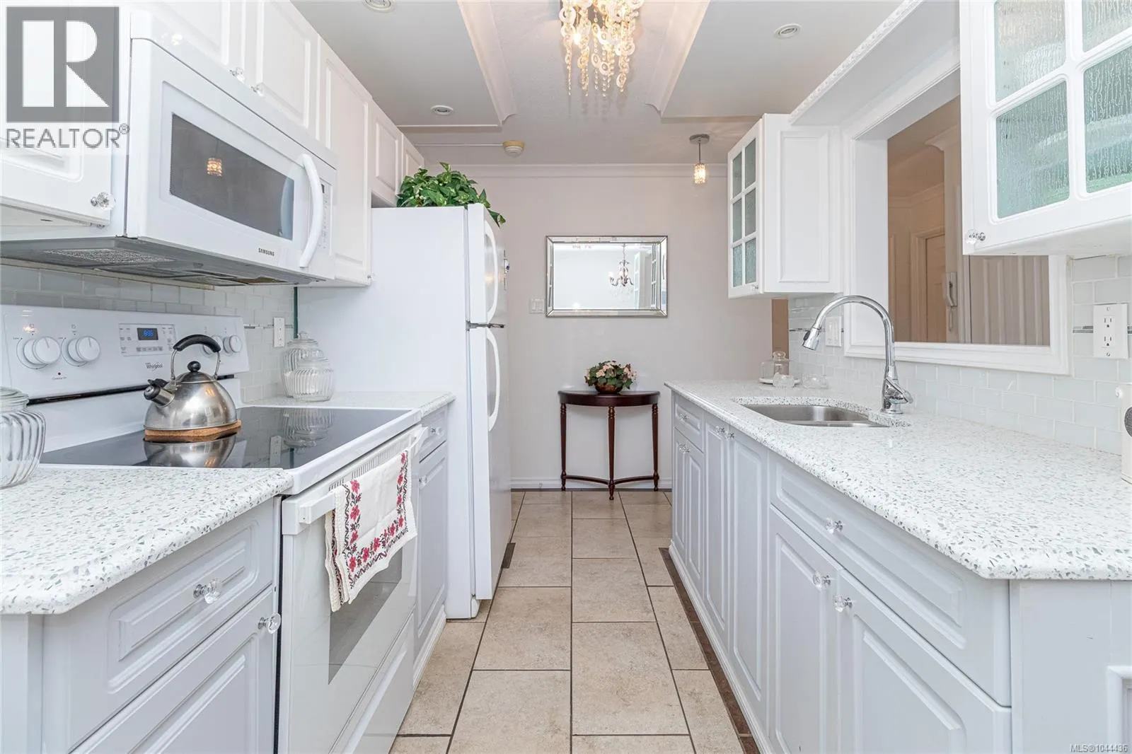 111 2050 White Birch Rd