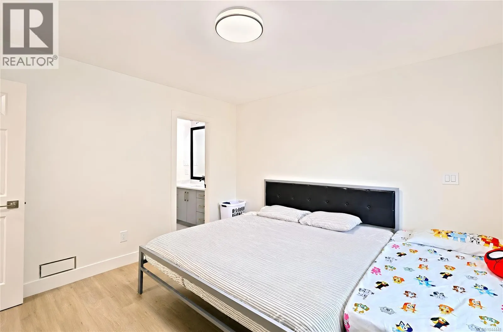 840 Inez Pl