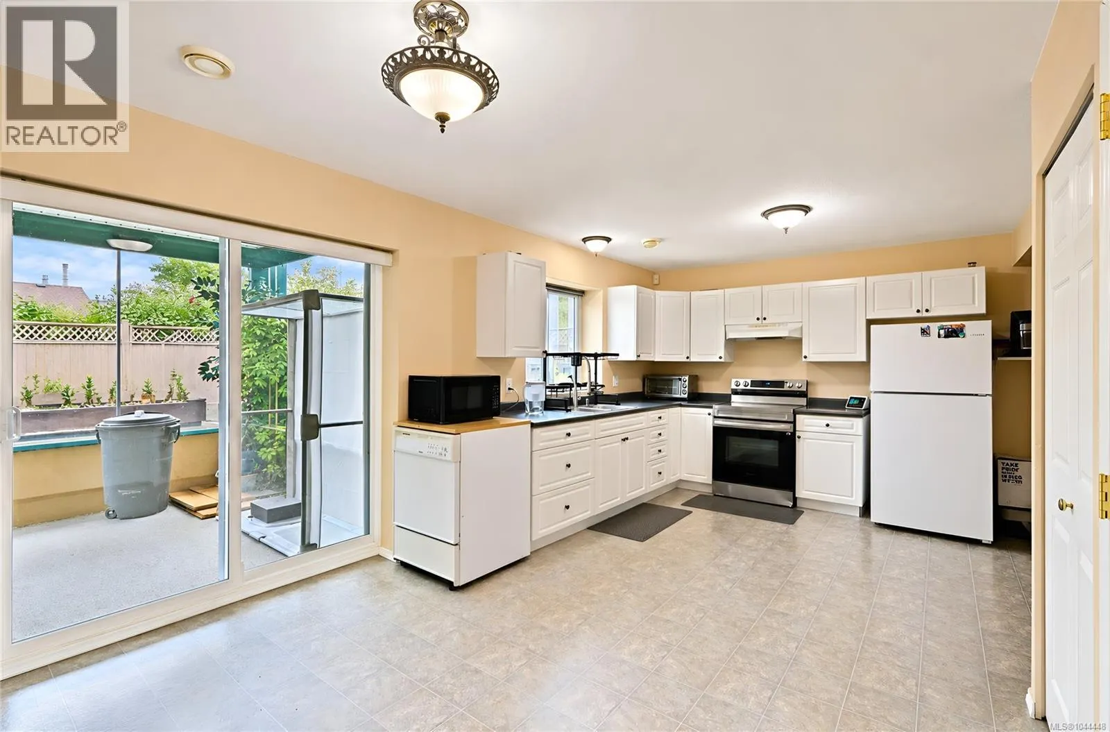 840 Inez Pl