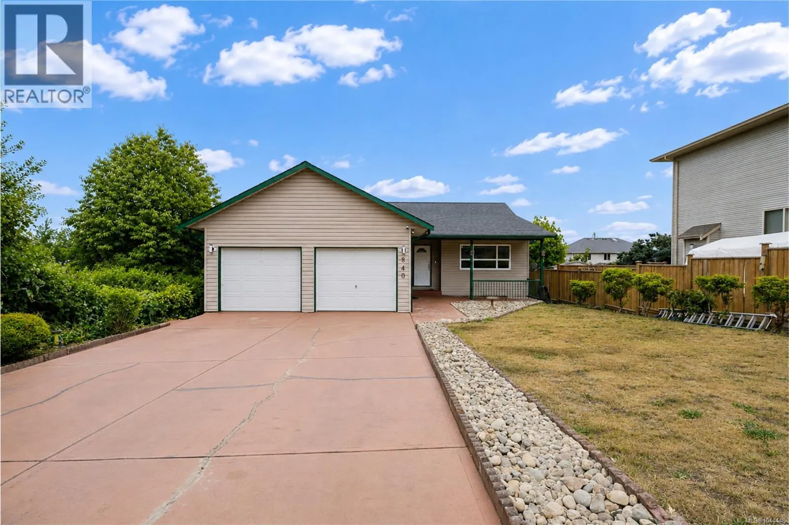 840 Inez Pl