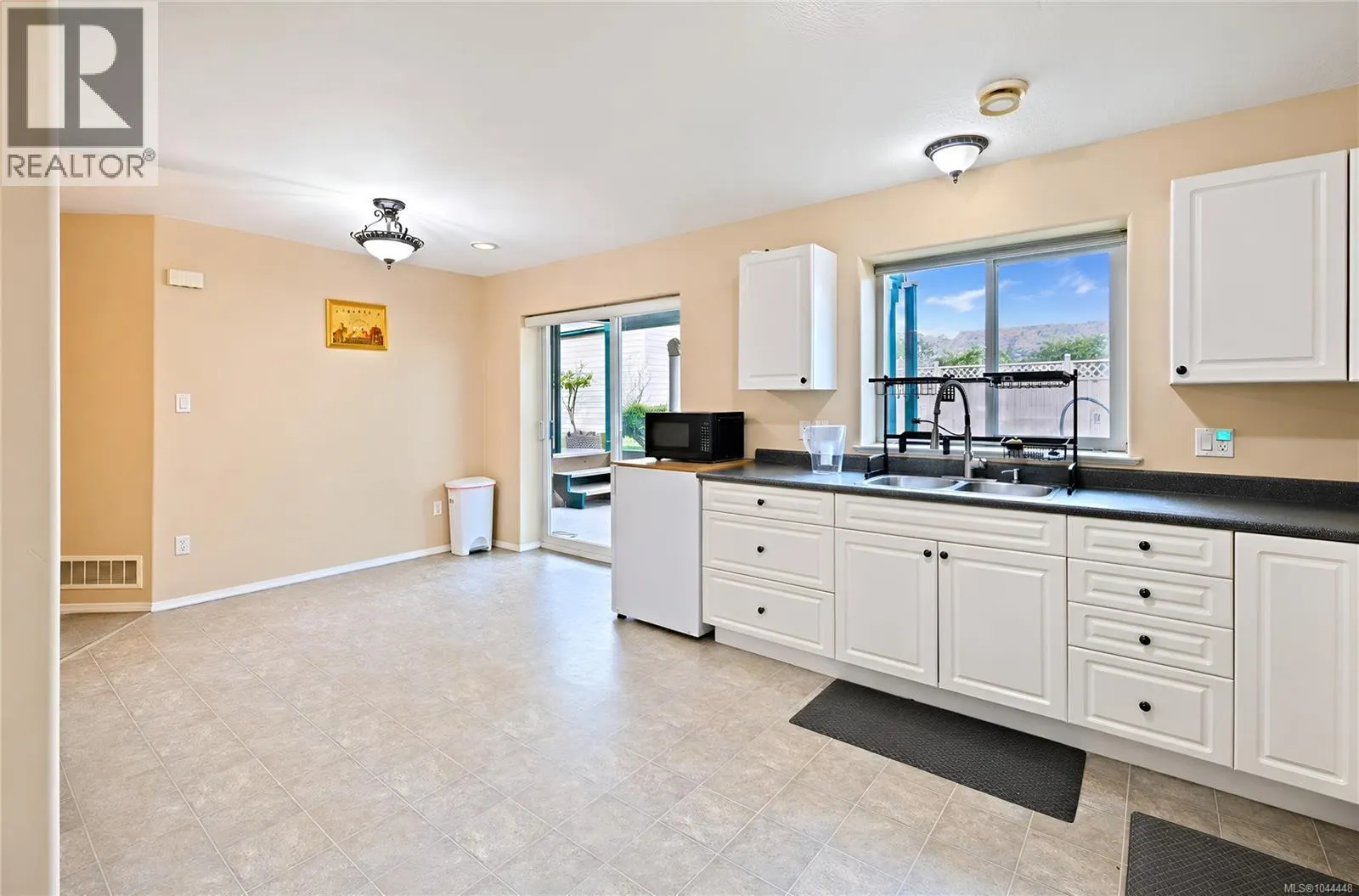 840 Inez Pl