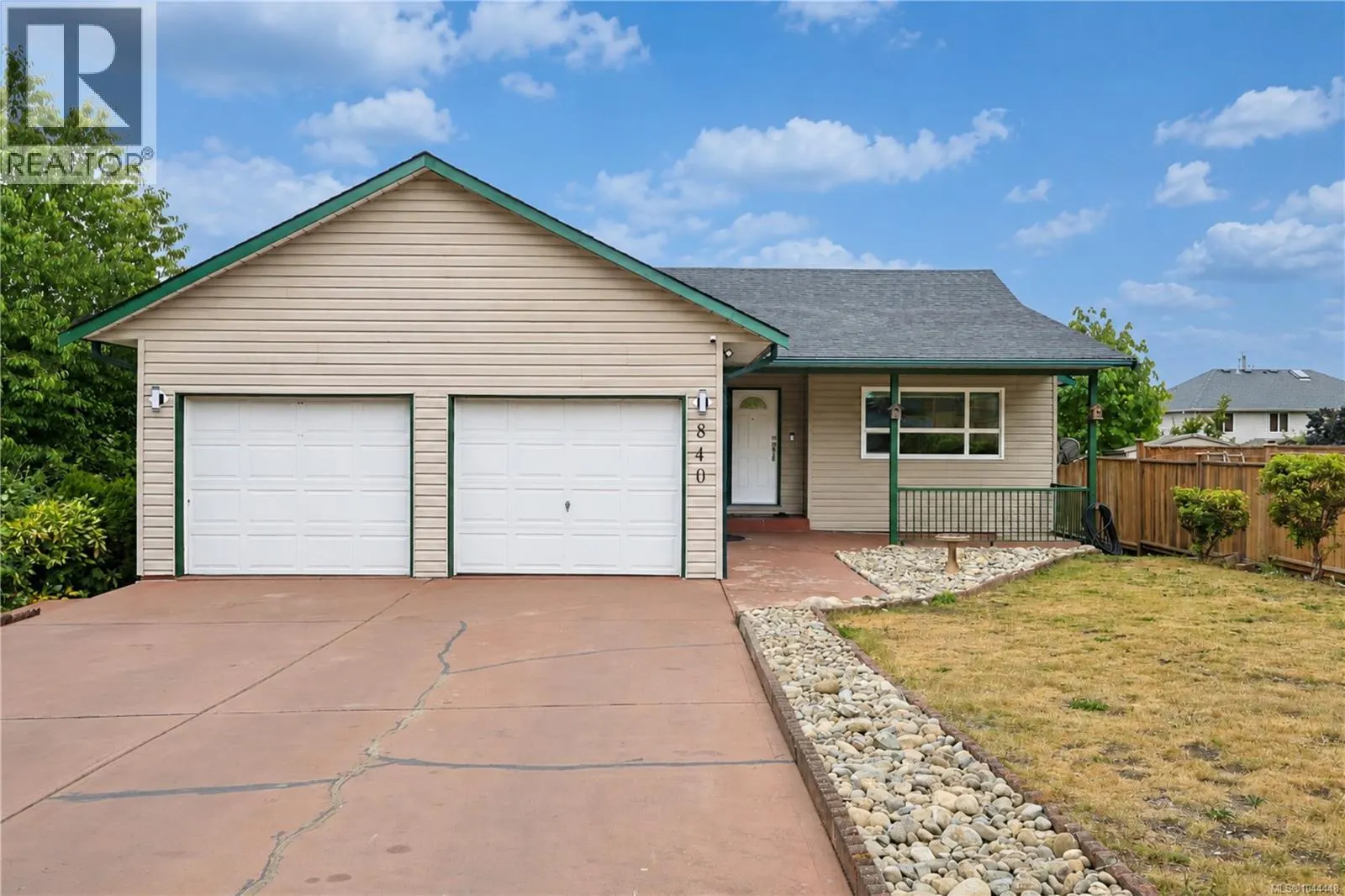 840 Inez Pl