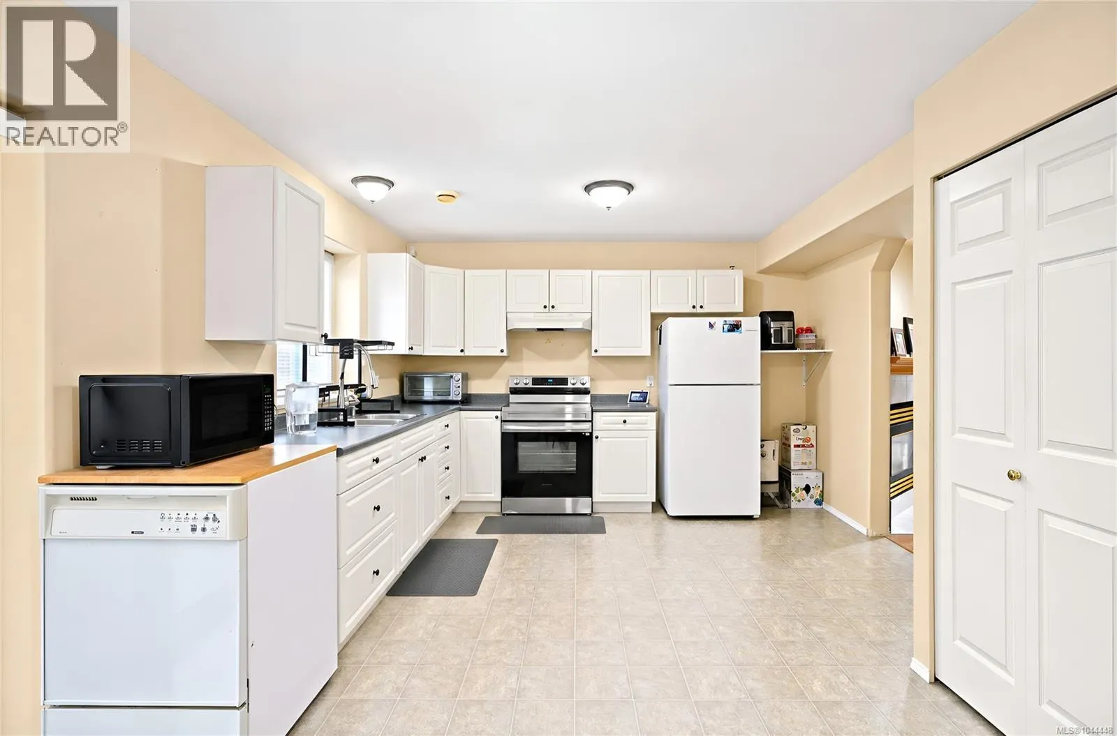 840 Inez Pl