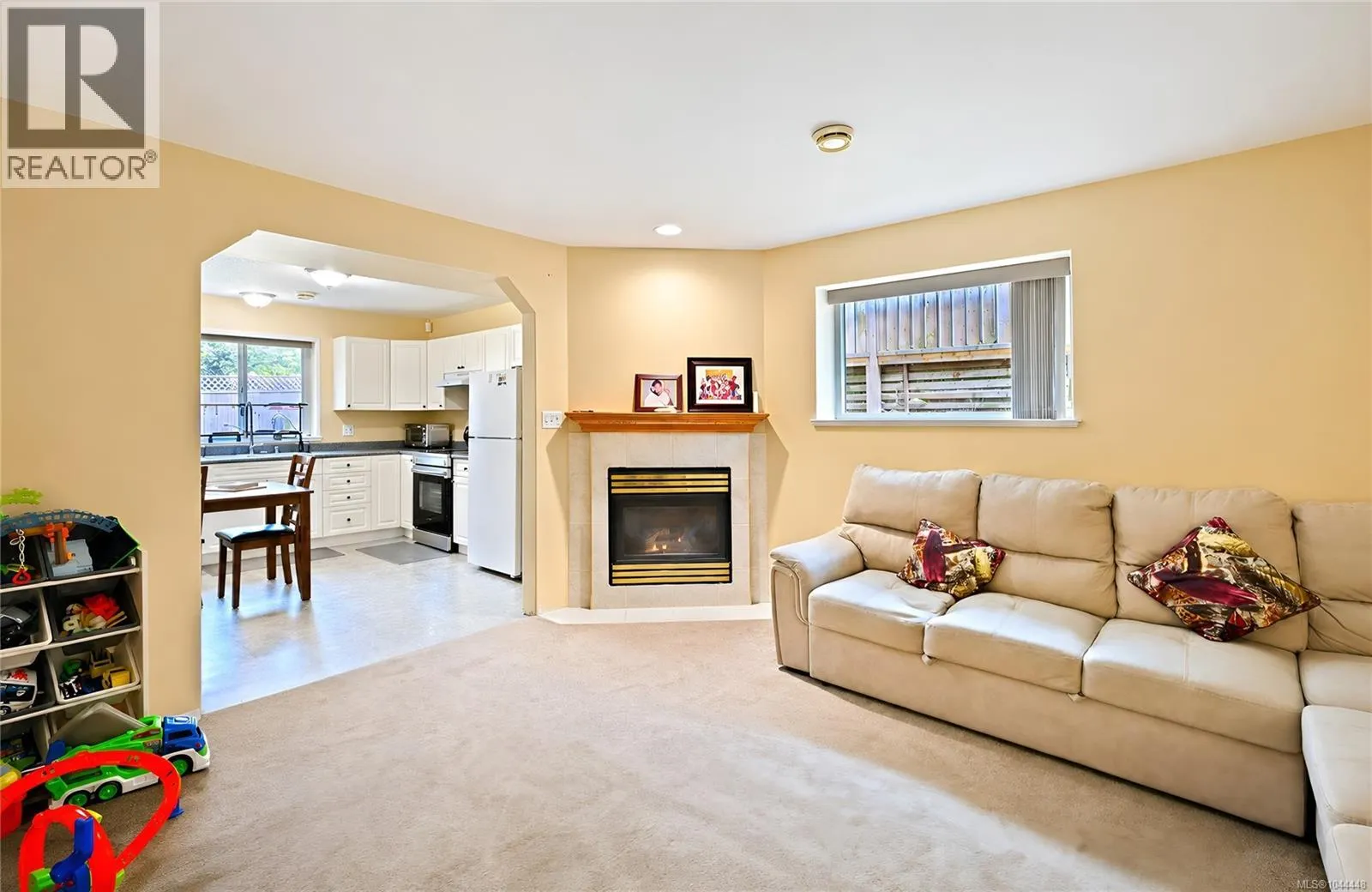 840 Inez Pl