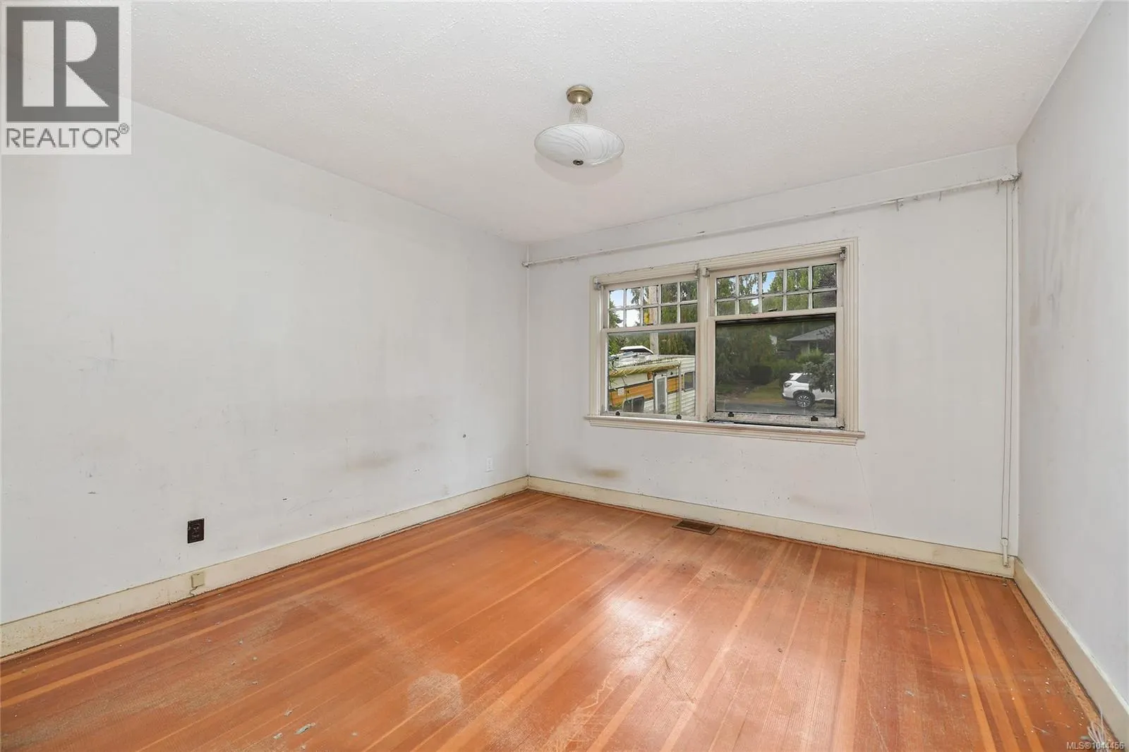 482 Ker Ave