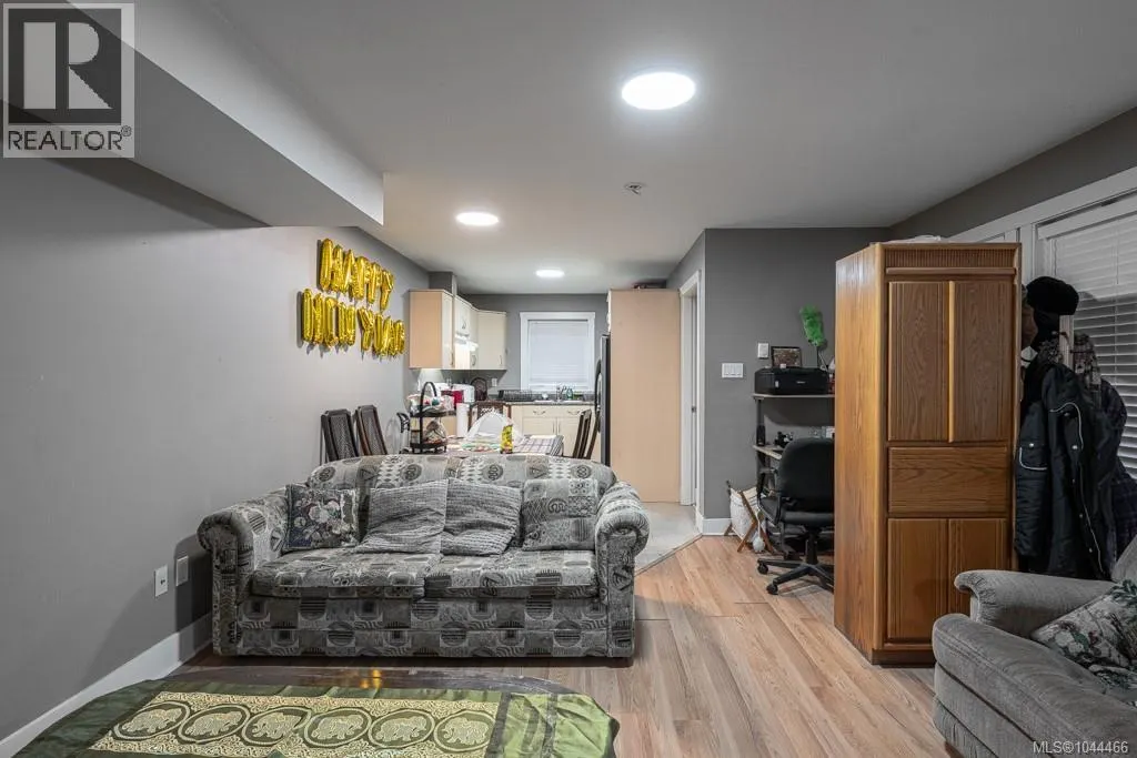 497 Poets Trail Dr