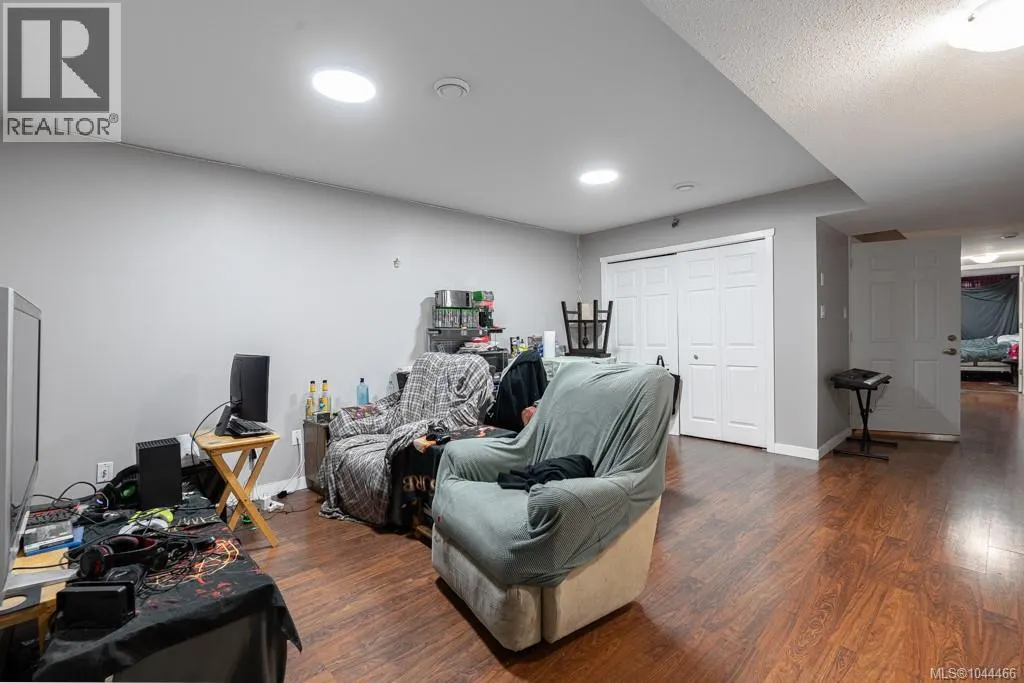 497 Poets Trail Dr
