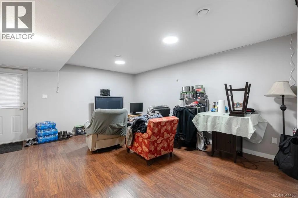 497 Poets Trail Dr
