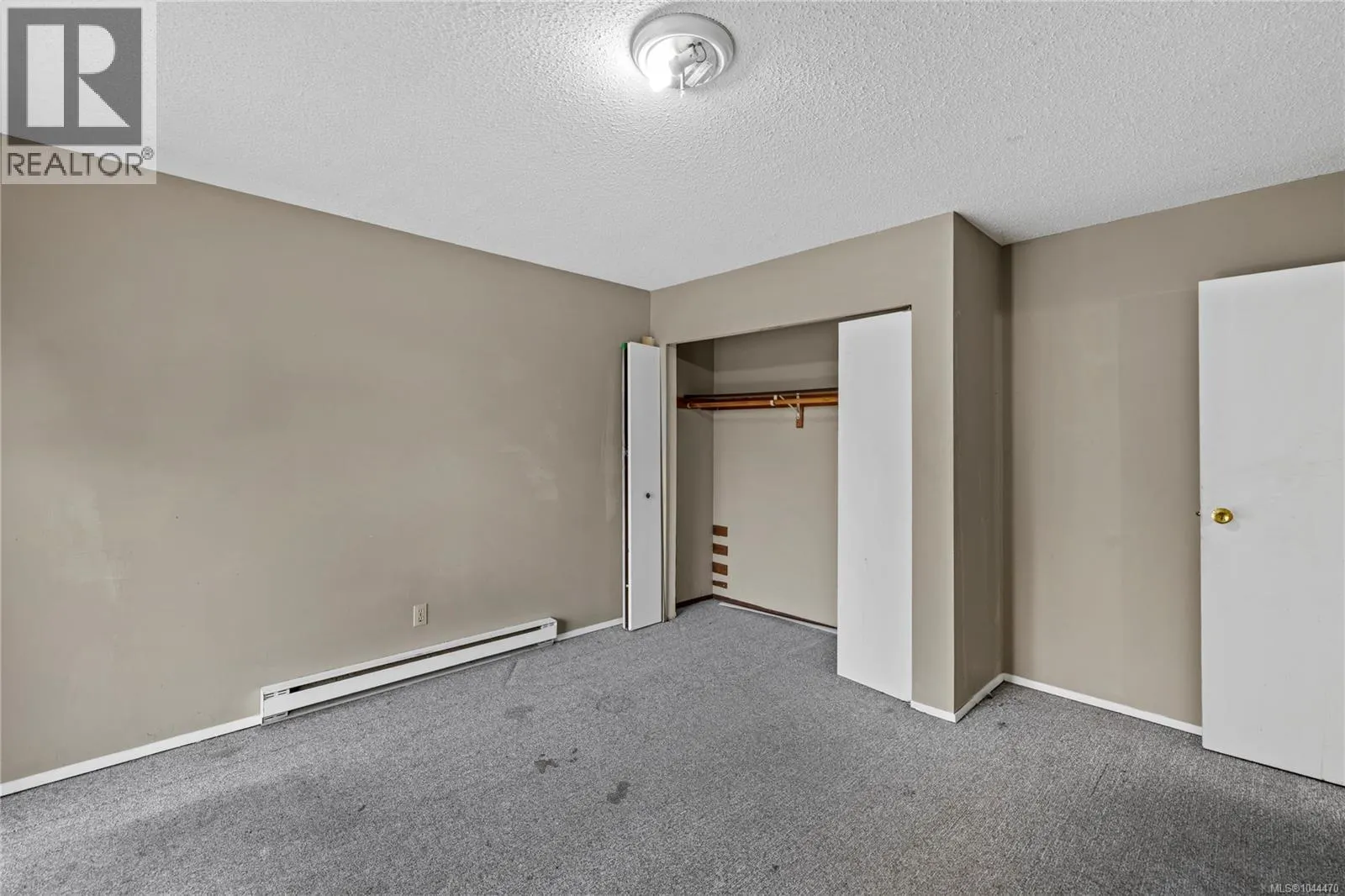 826 Holly Hill Rd