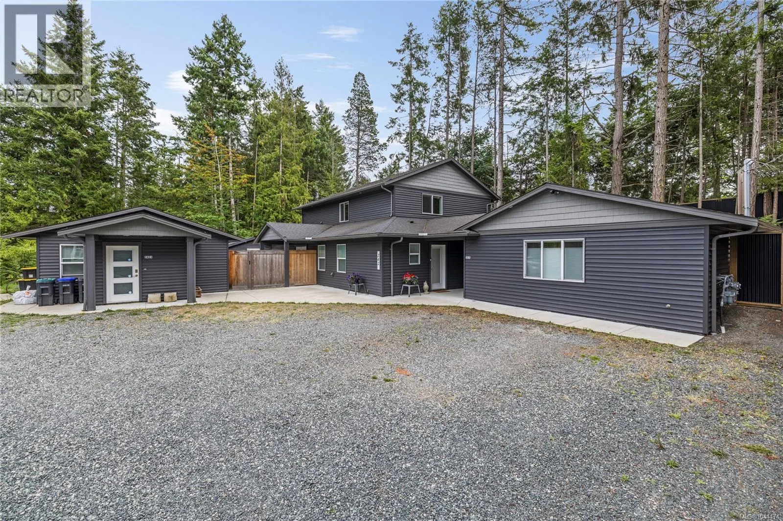 242 Sunningdale Rd E