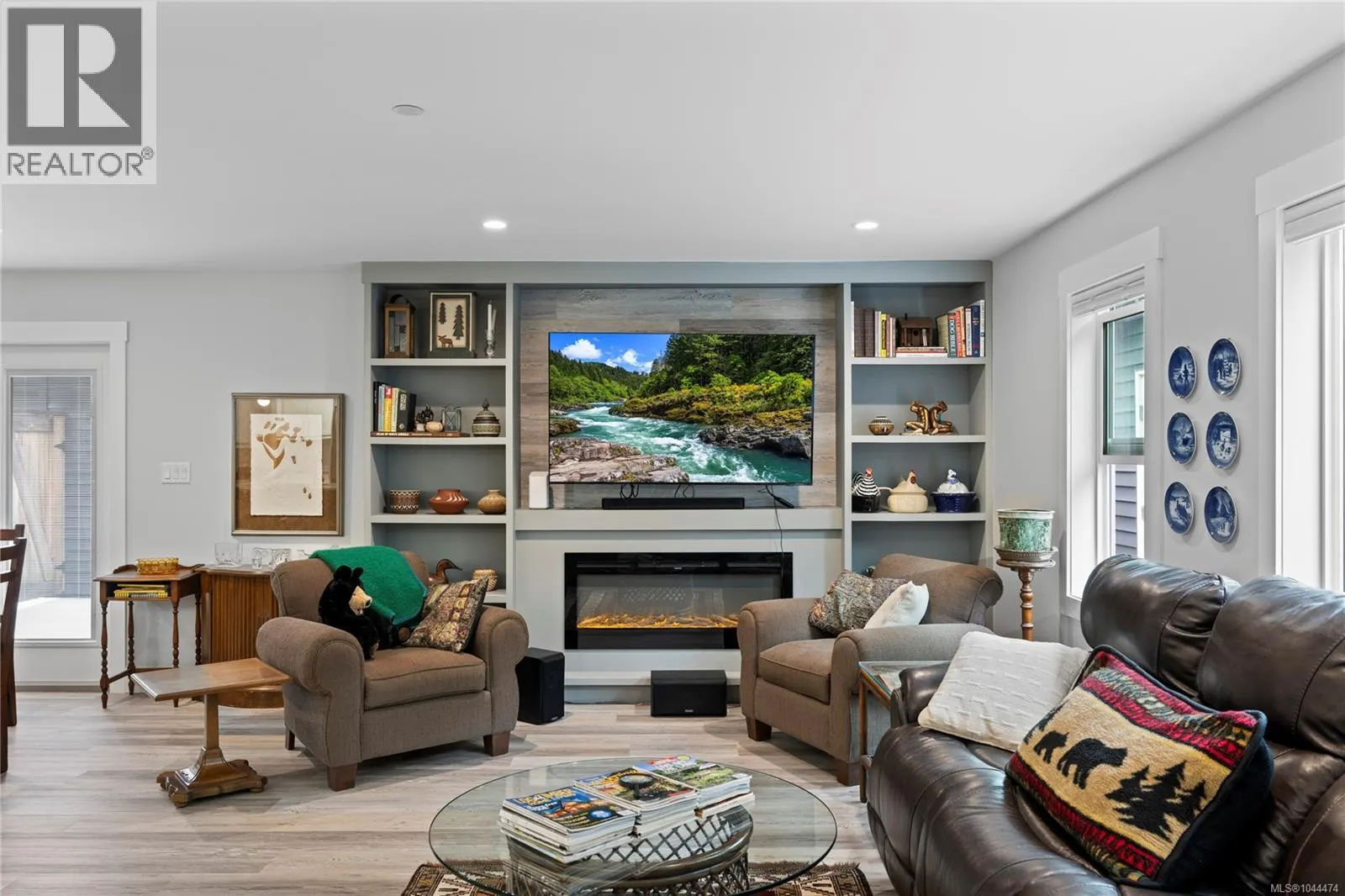 242 Sunningdale Rd E
