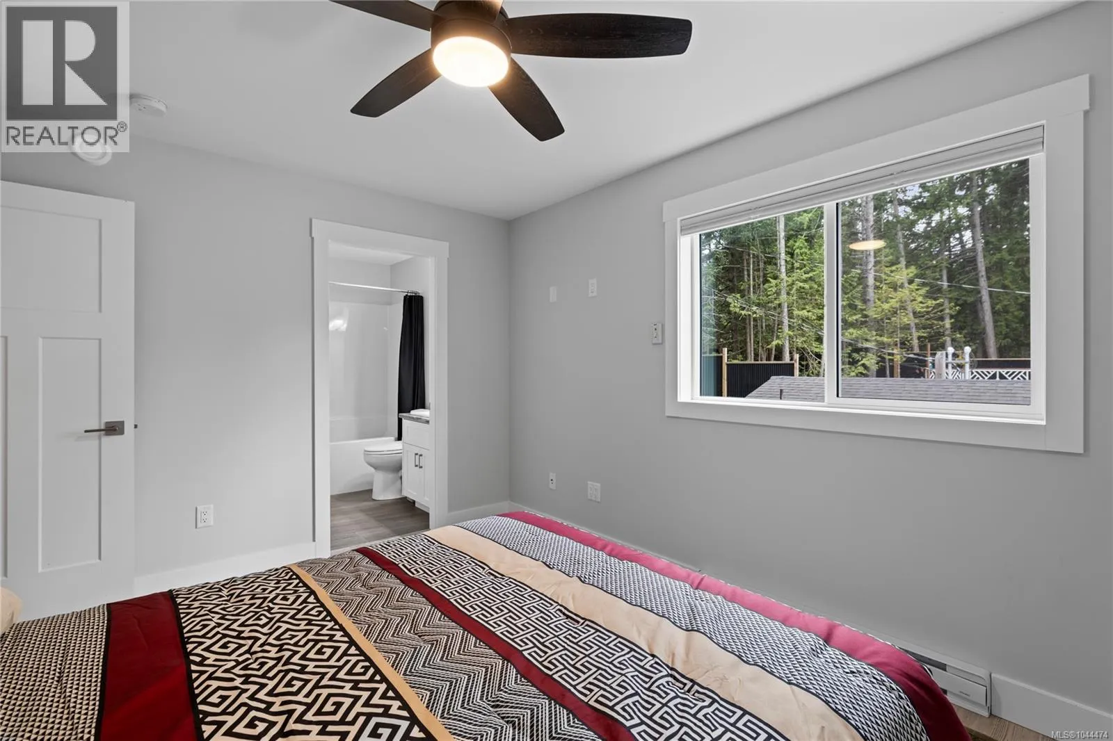 242 Sunningdale Rd E